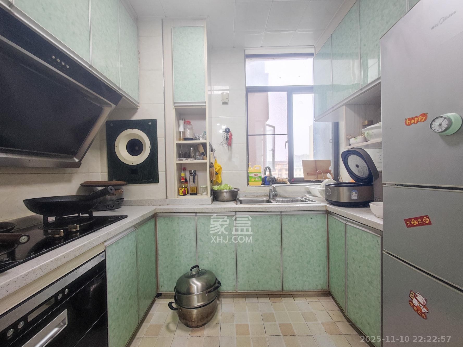 颐和佳园  2室2厅1卫    62.0万厨房