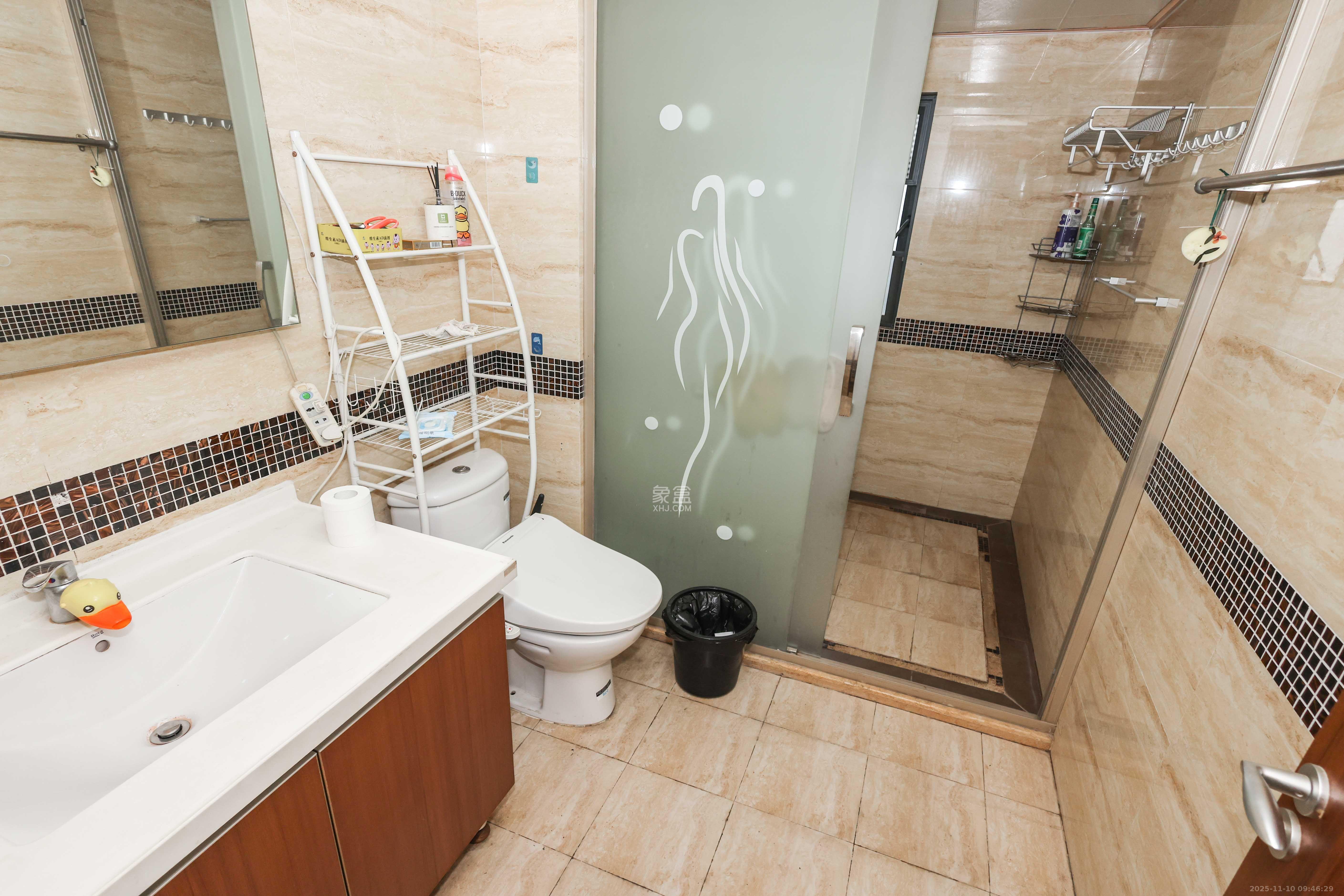 万科城市花园  3室2厅2卫    2600.0元/月室内图