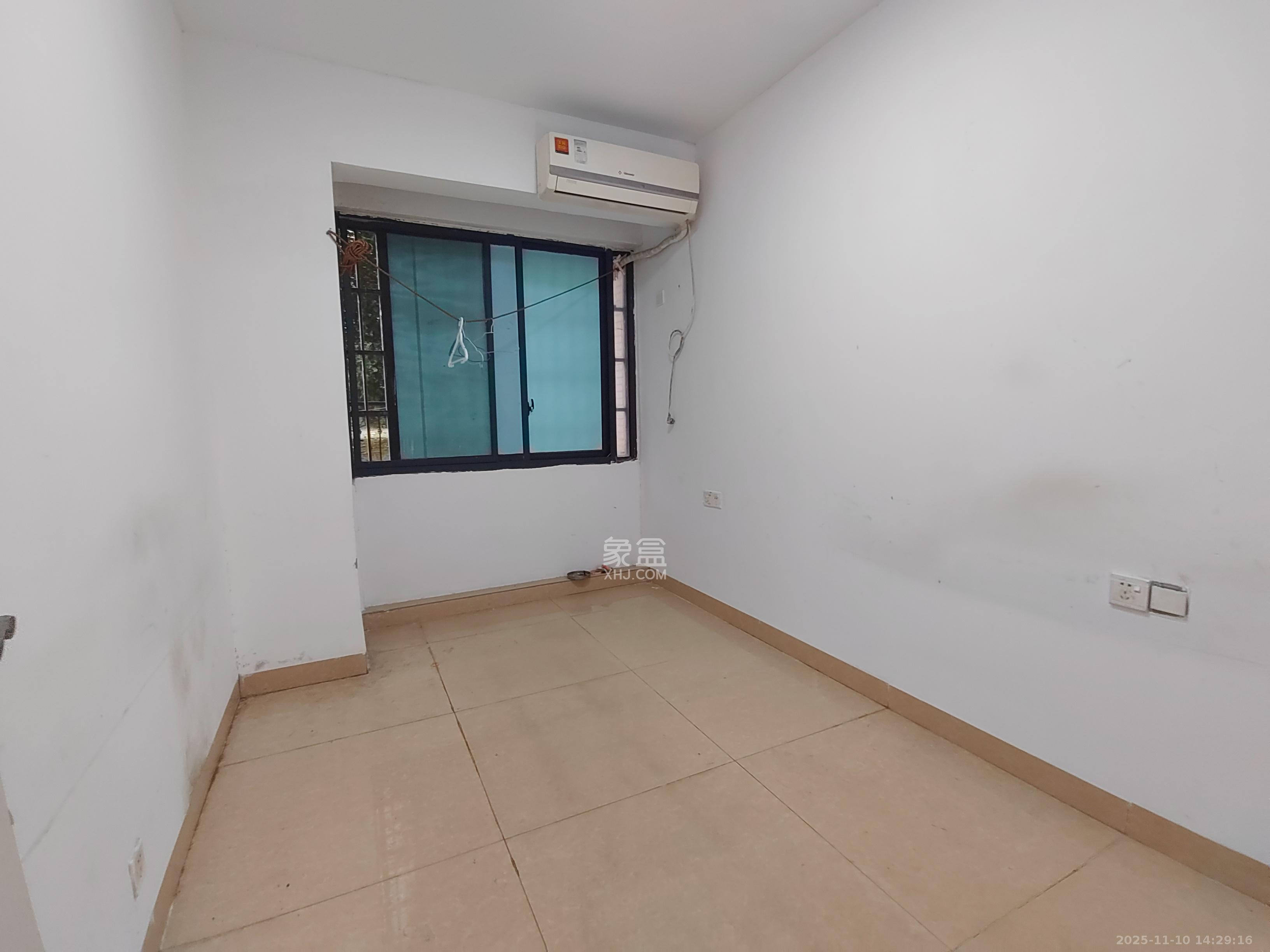 保利麓谷林语C区 3室2厅1卫 2200.0元/月 保利麓谷林语C区 3室2厅1卫 2200.0元/月室内图