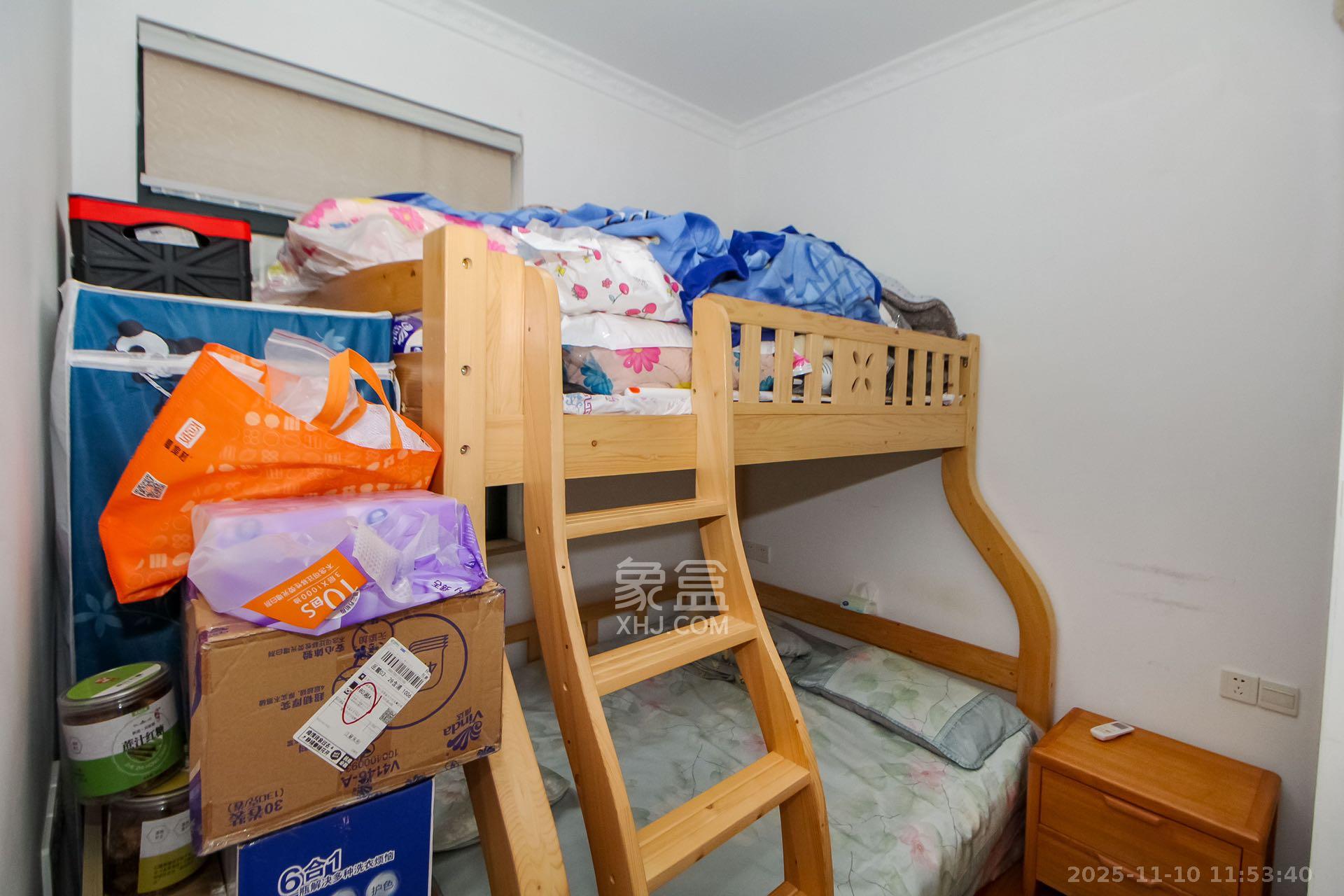 枫华府第  3室2厅2卫    2100.0元/月室内图