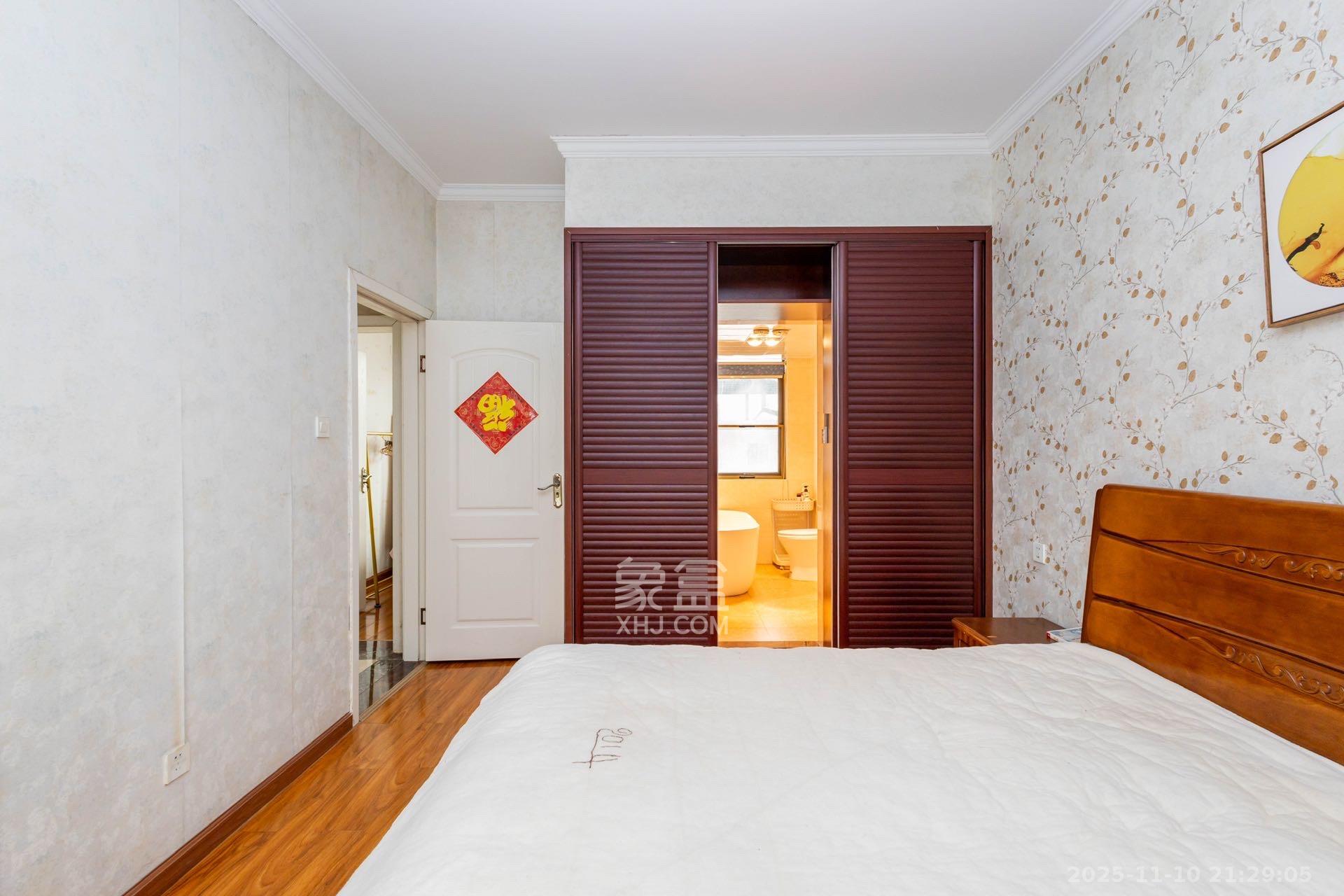 和泉嘉园 4室2厅2卫 2000.0元/月 和泉嘉园 4室2厅2卫 2000.0元/月室内图