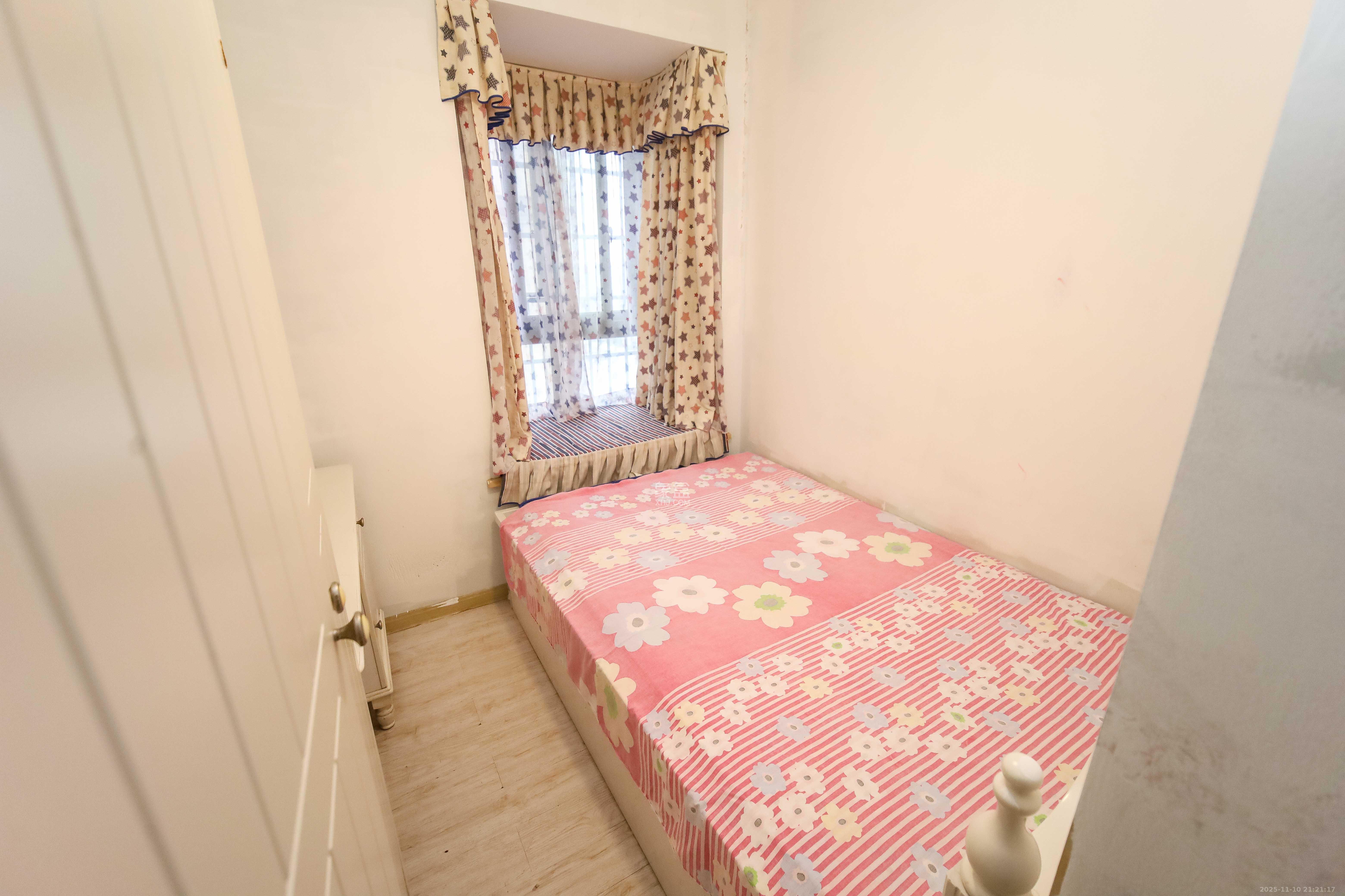 东玺门  2室1厅1卫    71.88万卧室