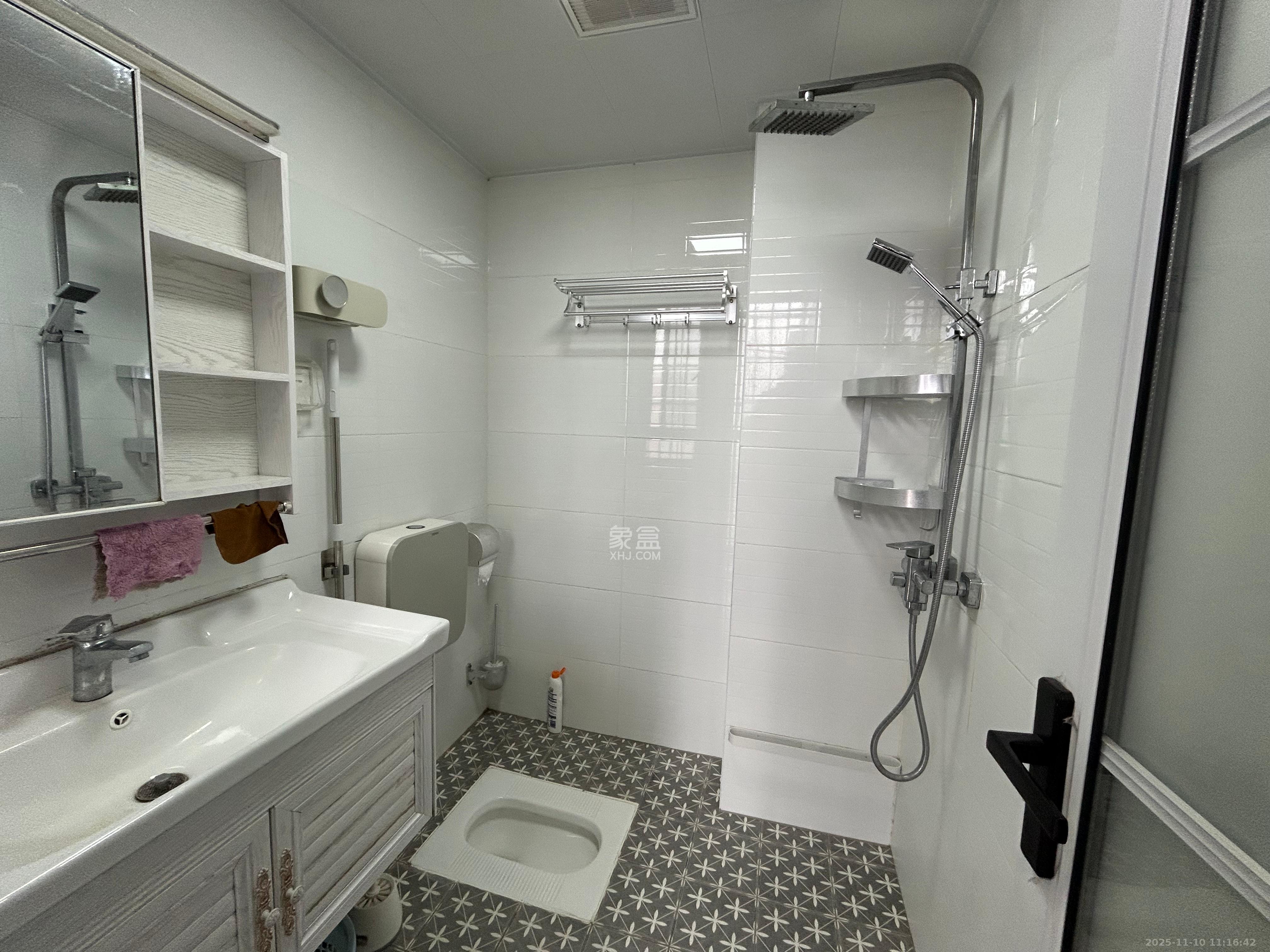 汇景豪庭  1室0厅0卫    2000.0元/月室内图