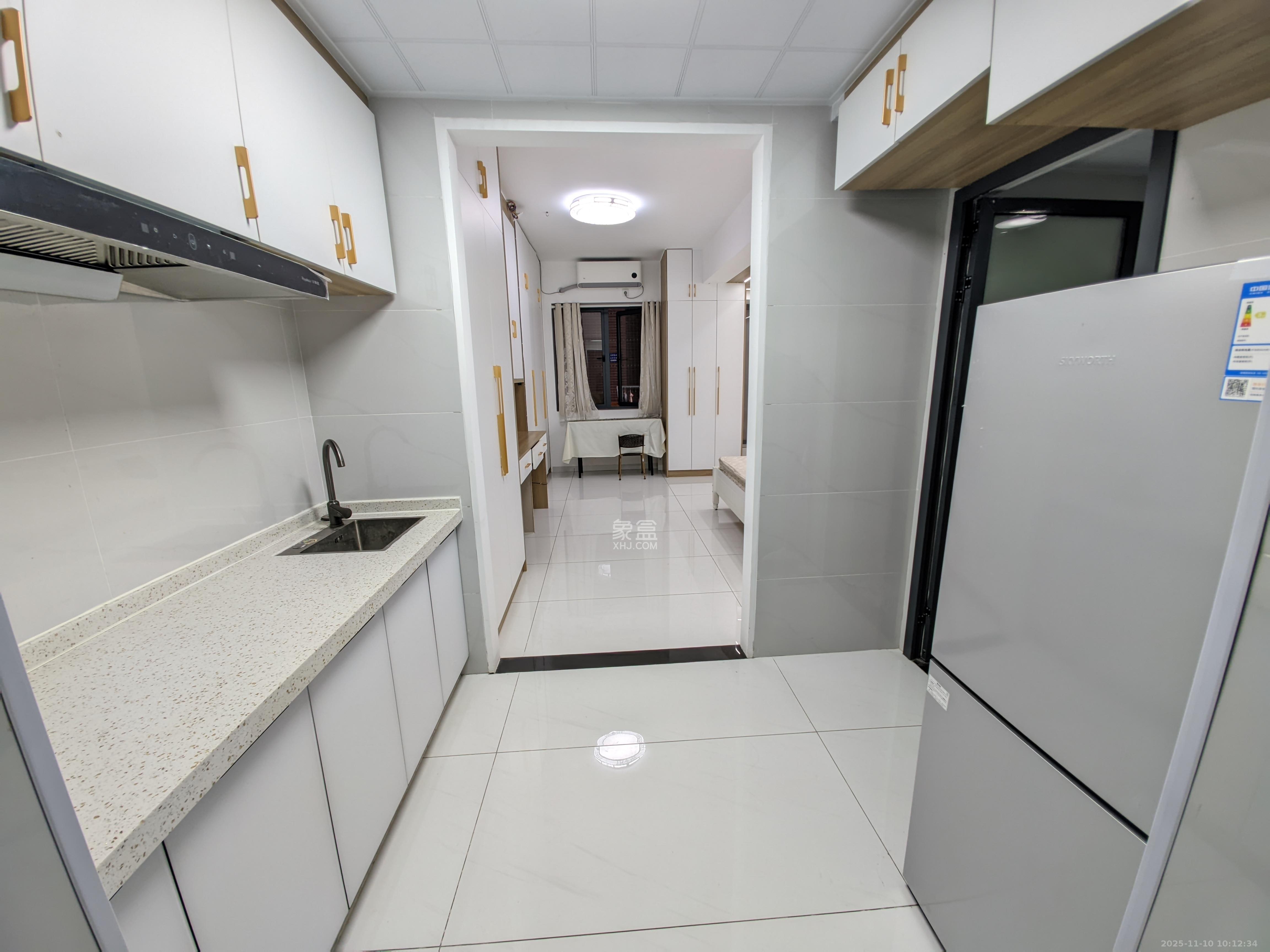 左岸右岸 1室1厅1卫 1550.0元/月 左岸右岸 1室1厅1卫 1550.0元/月室内图