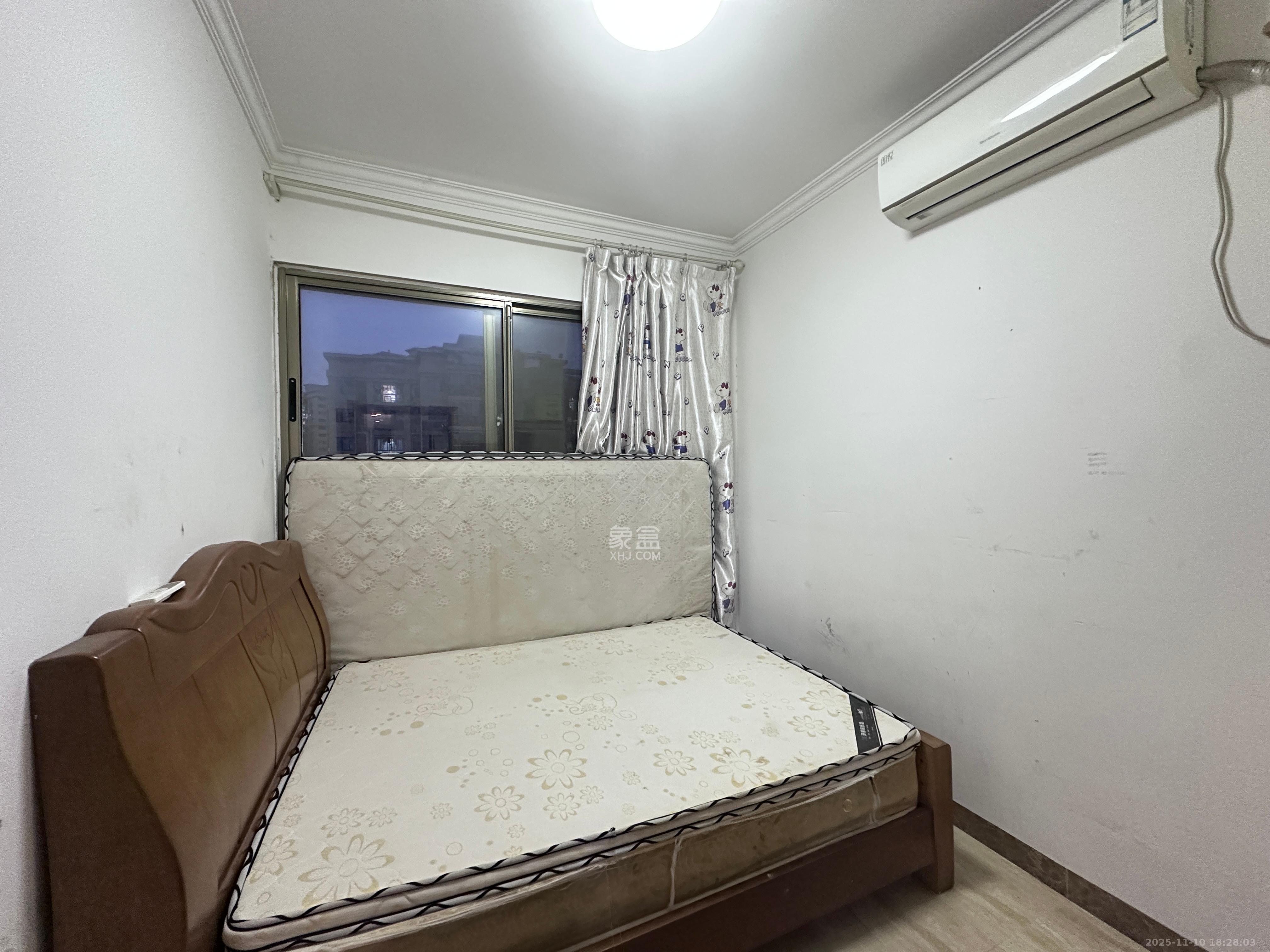 江山帝景哈佛  1室2厅2卫    1900.0元/月室内图