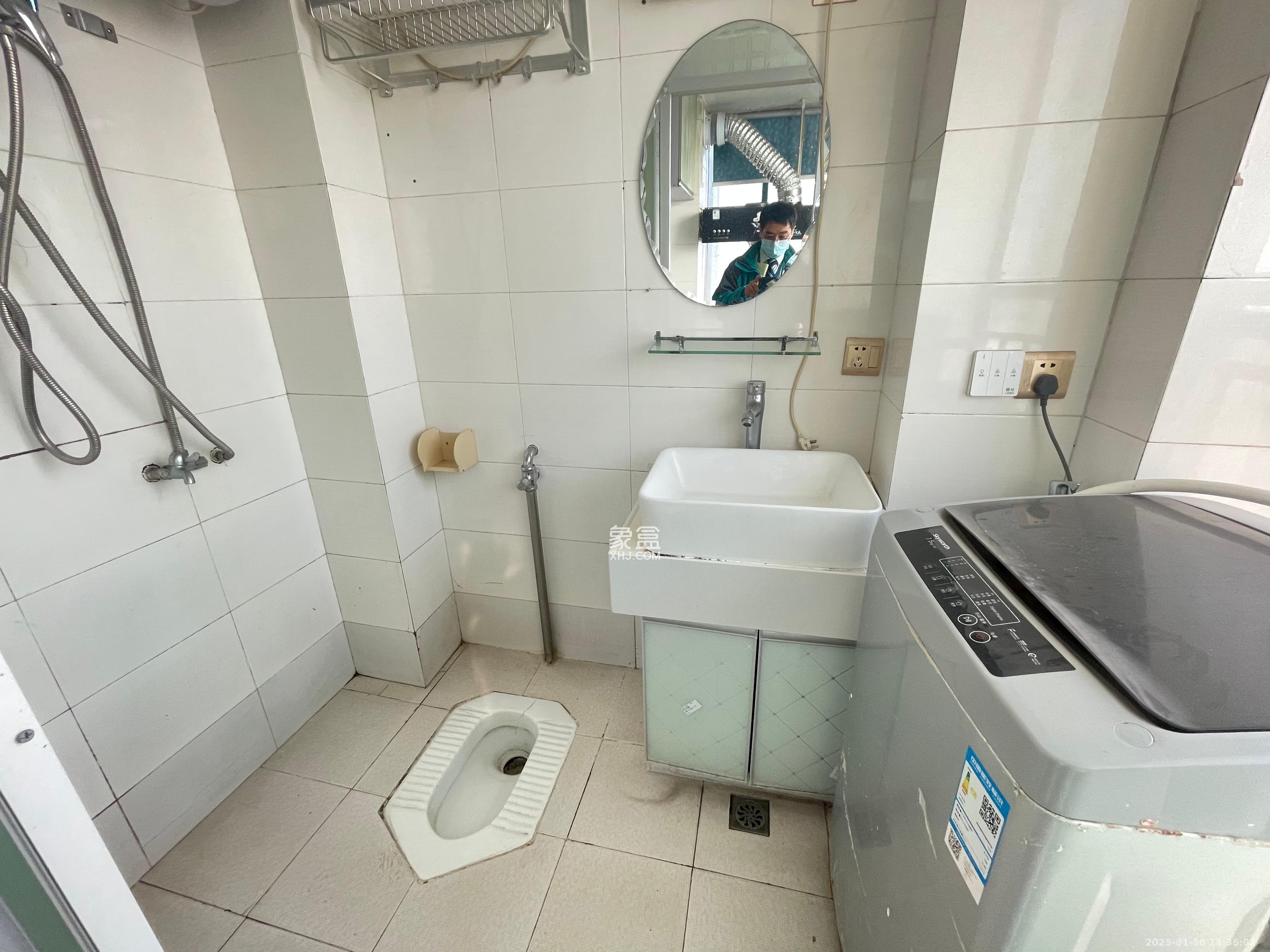 东一国际  1室1厅1卫    1800.0元/月室内图