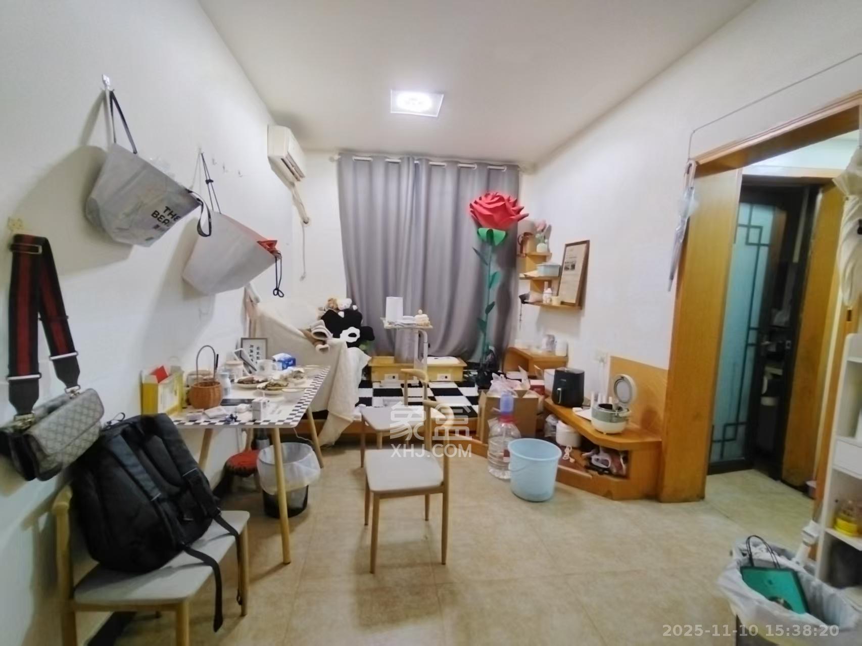 香麓丽舍 1室1厅1卫 1800.0元/月 香麓丽舍 1室1厅1卫 1800.0元/月室内图