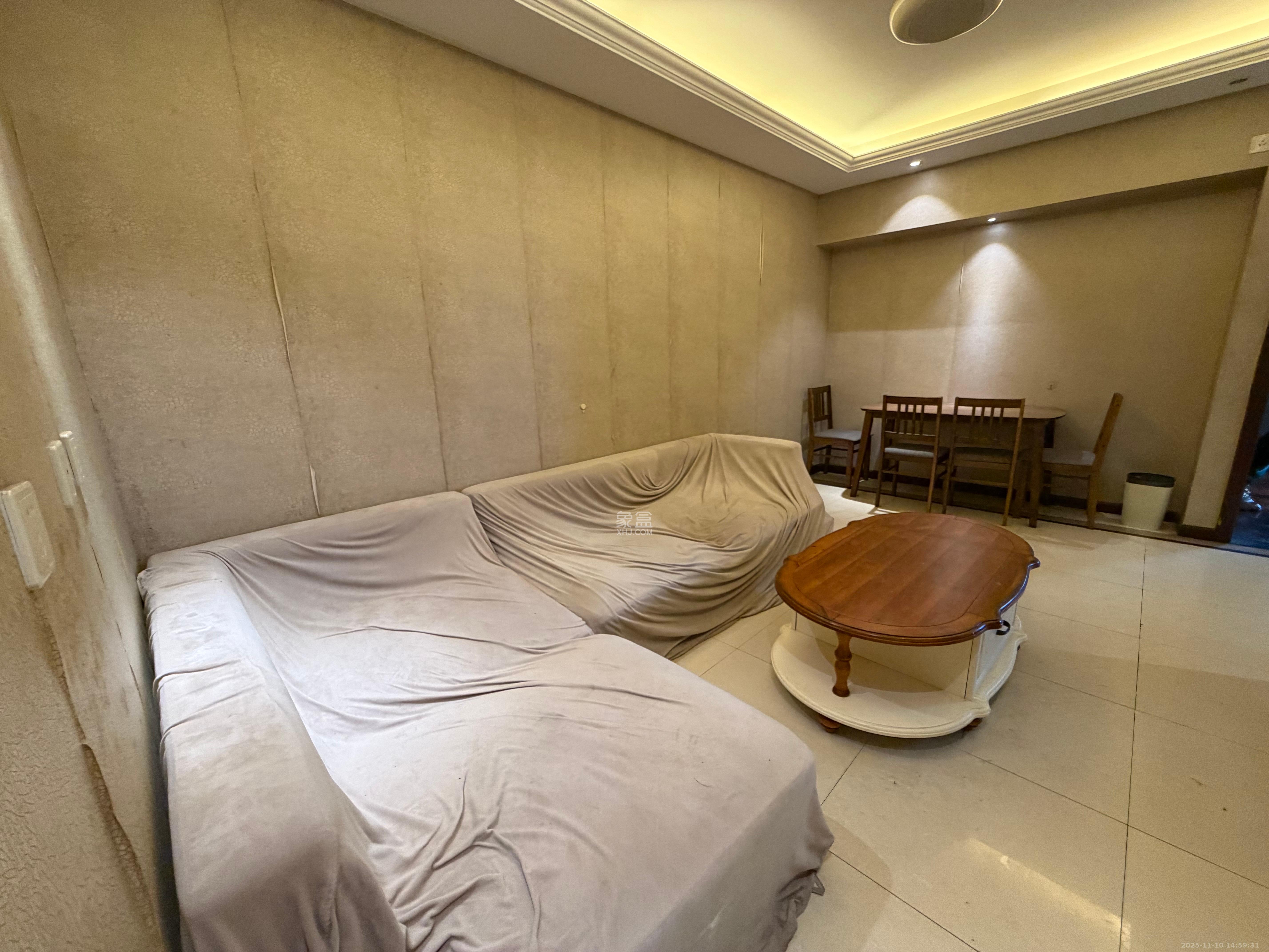 郡原居里  1室1厅1卫    1350.0元/月