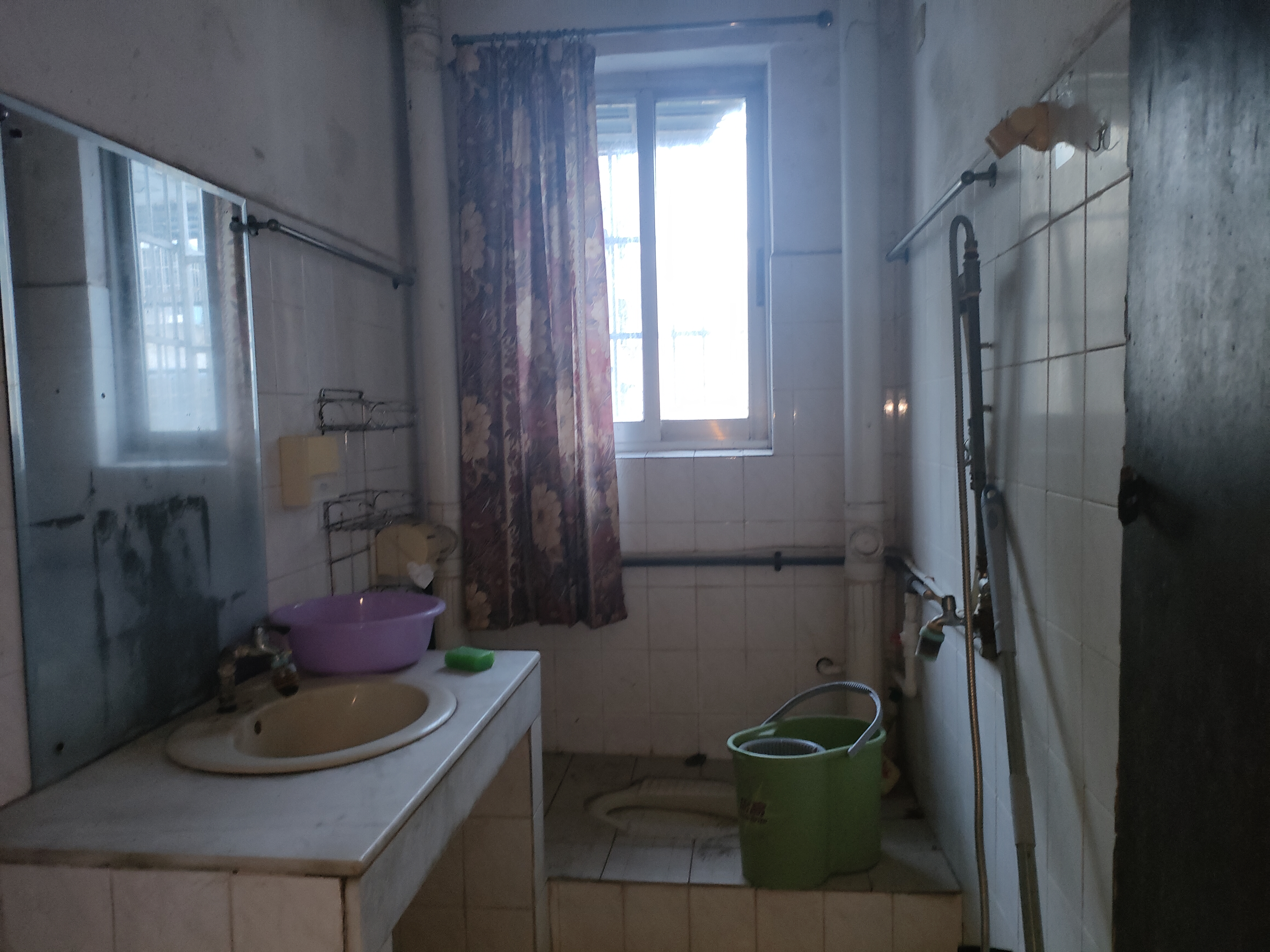 海口农行宿舍(海秀路48-1号) 3室2厅2卫 1500.0元/月 海口农行宿舍(海秀路48-1号) 3室2厅2卫 1500.0元/月室内图