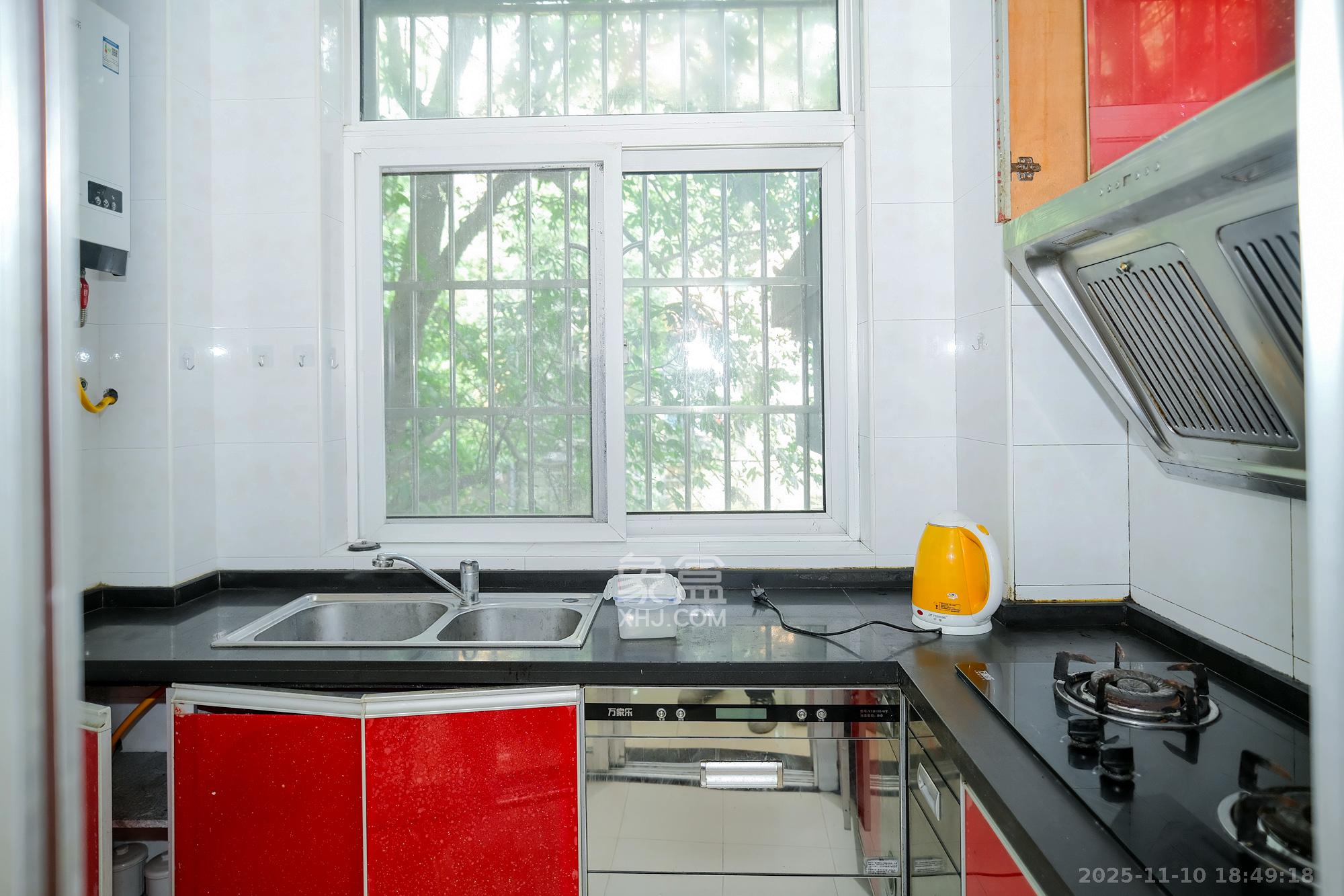 山水湾  3室2厅1卫    56.0万厨房