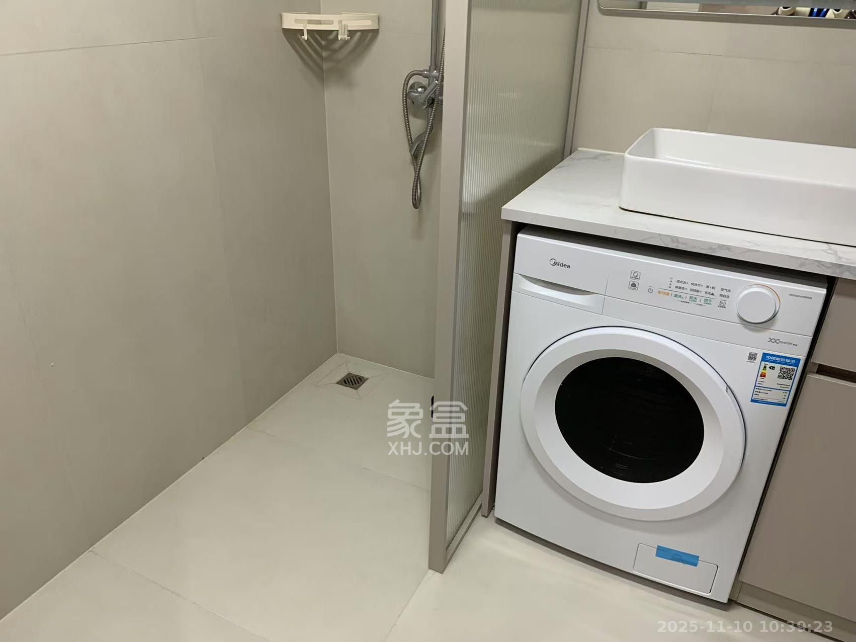 华润置地中心 1室1厅1卫 2200.0元/月 华润置地中心 1室1厅1卫 2200.0元/月室内图