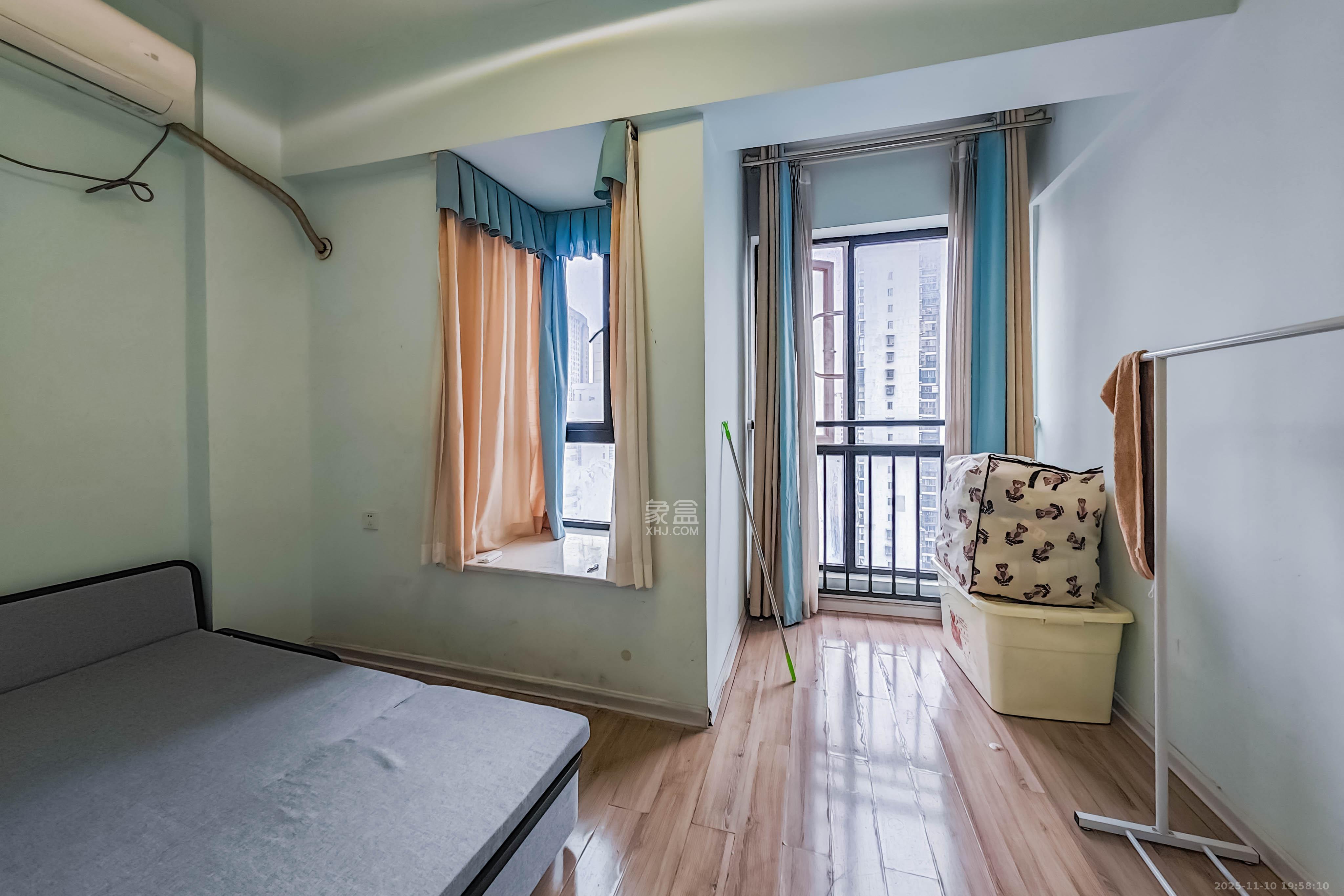 英郡年华 2室1厅1卫 38.8万 英郡年华 2室1厅1卫 38.8万卧室