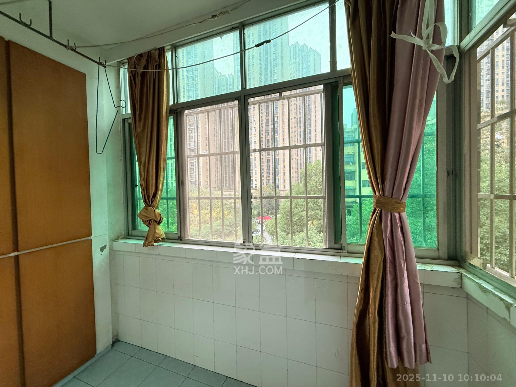 三角塘88号(原长沙市轻化公司宿舍) 2室1厅1卫 1600.0元/月 三角塘88号(原长沙市轻化公司宿舍) 2室1厅1卫 1600.0元/月室内图