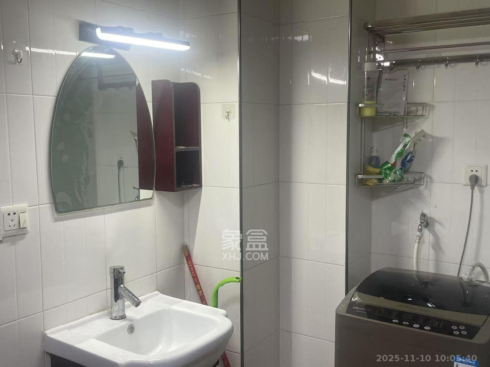 他城（天鸿时代公寓）  1室1厅1卫    1300.0元/月室内图