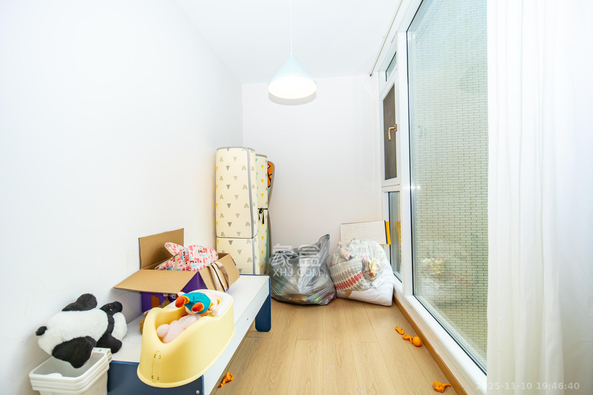 楚天世纪城东苑 4室2厅2卫 89.8万 楚天世纪城东苑 4室2厅2卫 89.8万阳台