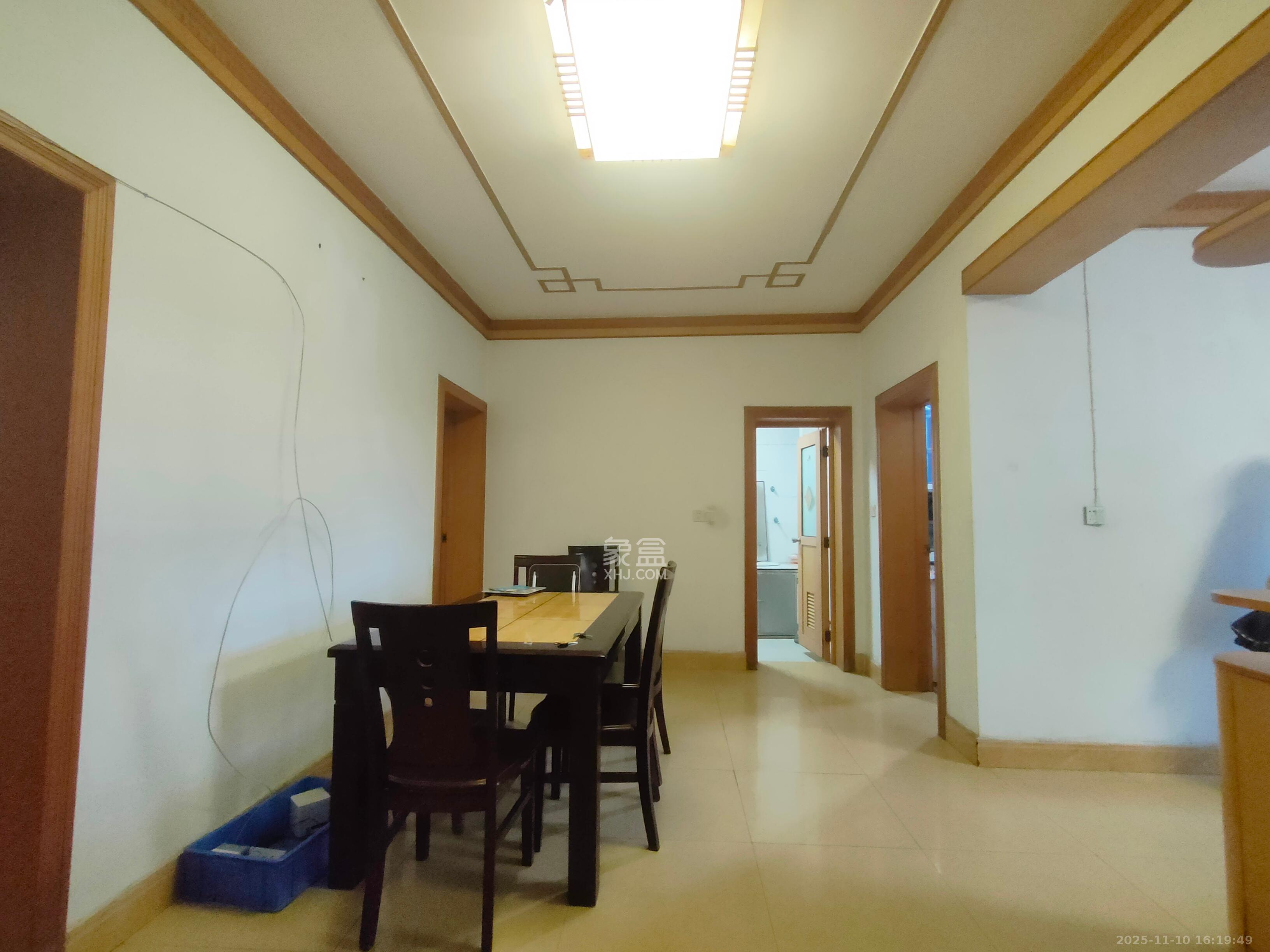 湘华公寓  3室2厅1卫    1600.0元/月室内图