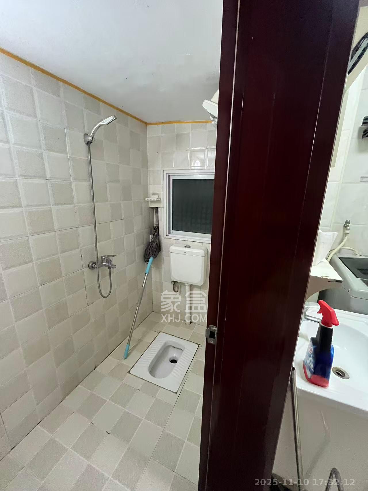 友谊社区(安置区、别墅区) 2室2厅1卫 1800.0元/月 友谊社区(安置区、别墅区) 2室2厅1卫 1800.0元/月室内图