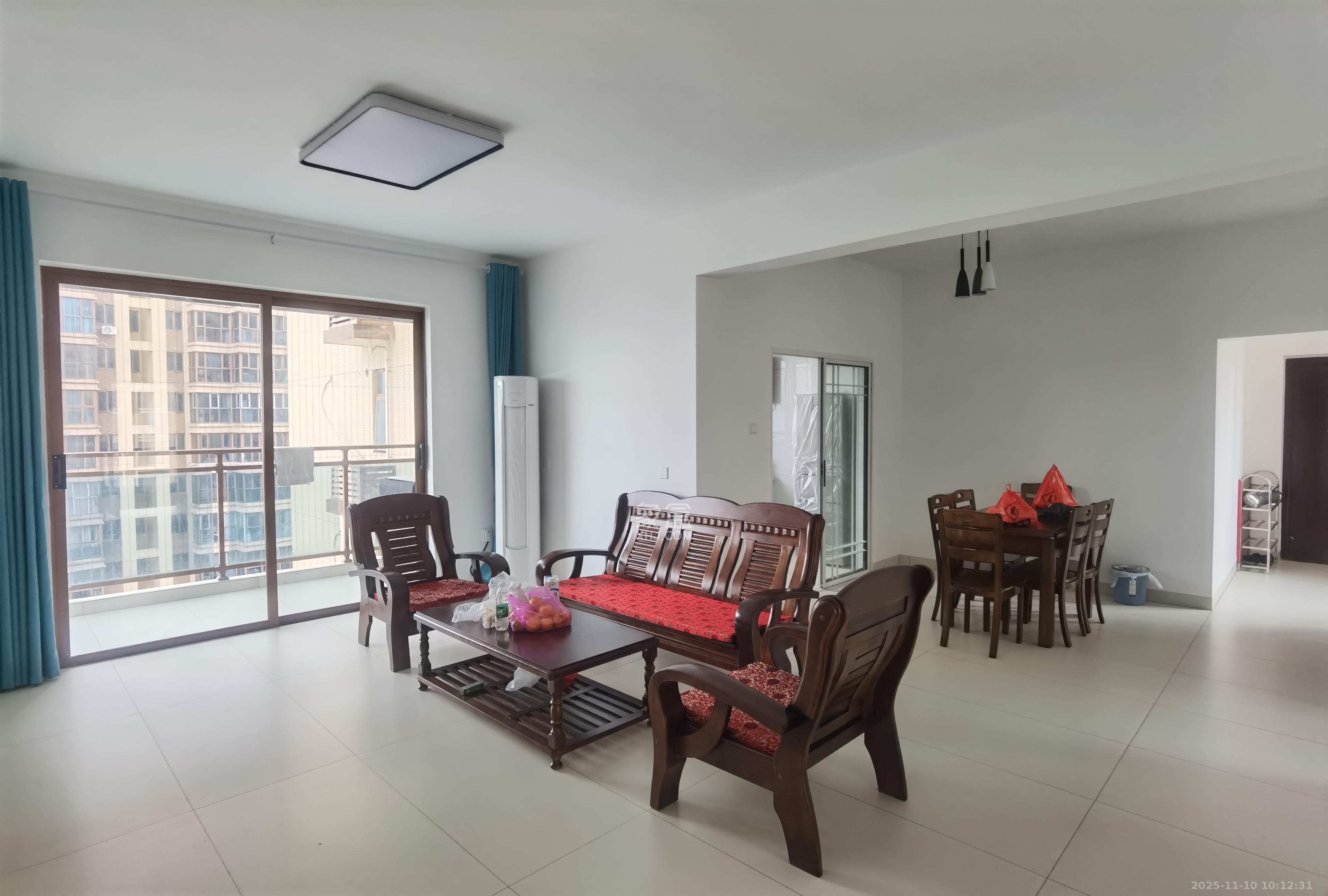 万里时代 4室2厅2卫 3000.0元/月 万里时代 4室2厅2卫 3000.0元/月室内图