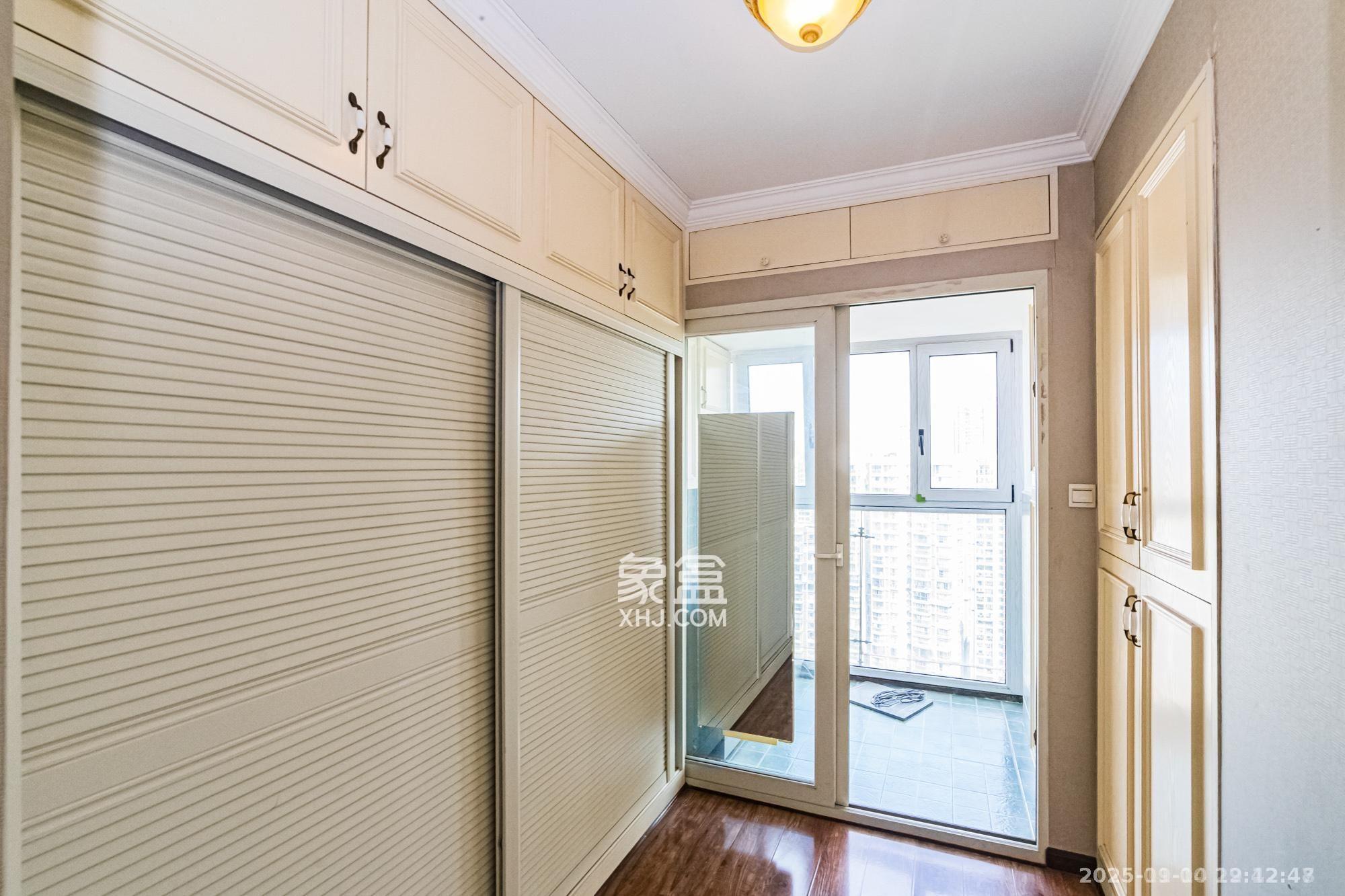 北辰三角洲E5区  4室2厅2卫    3700.0元/月室内图