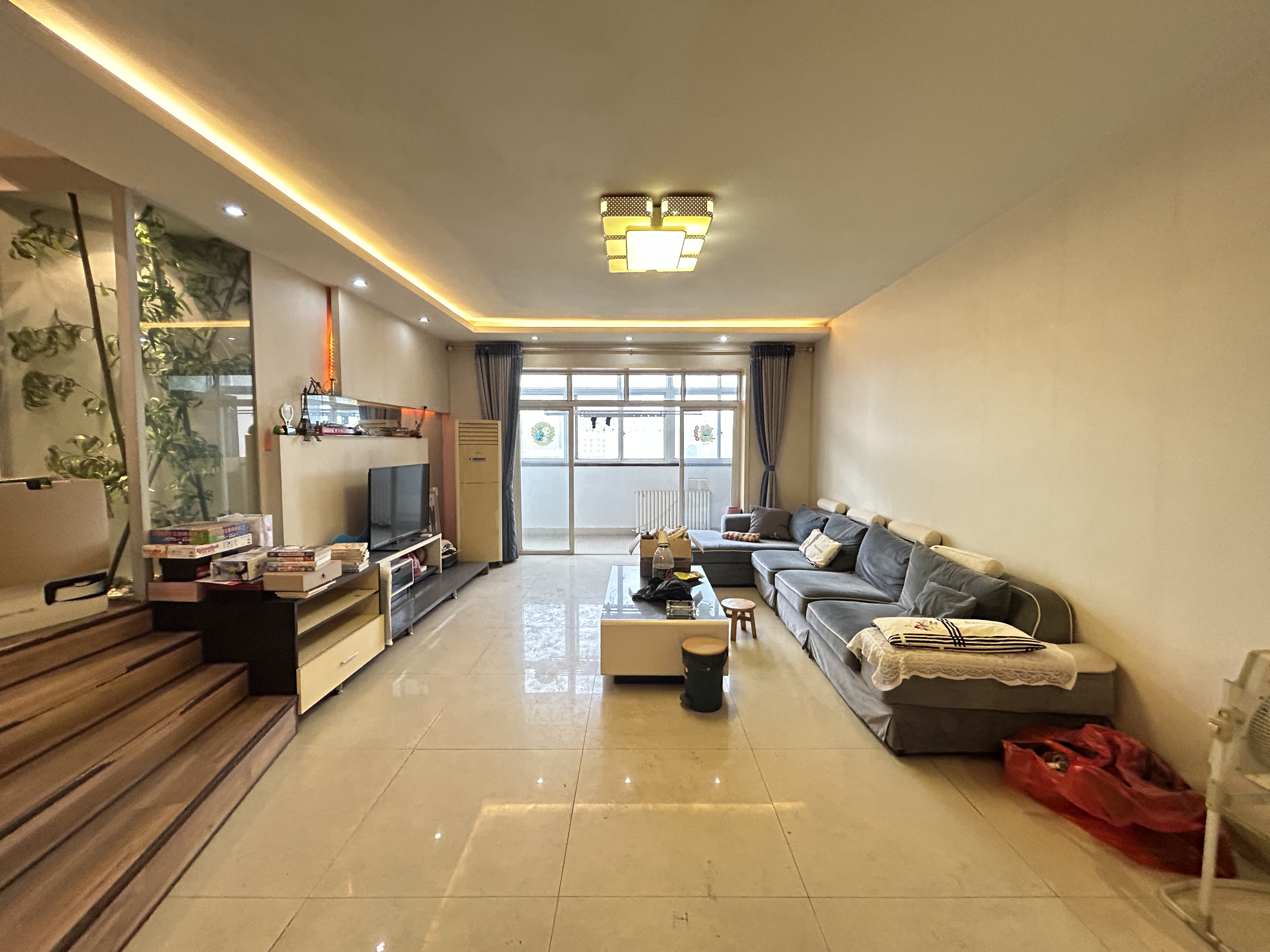 耀华大厦  4室2厅2卫    65.0万