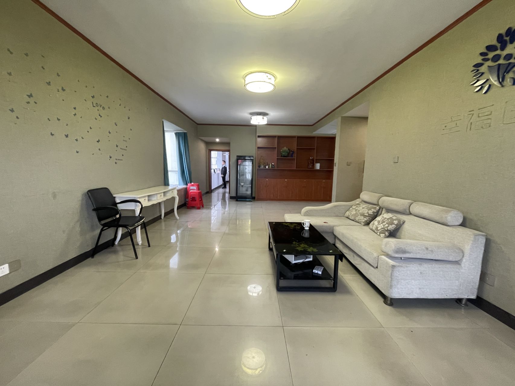 耀华锦园  4室2厅2卫    58.0万室内图1