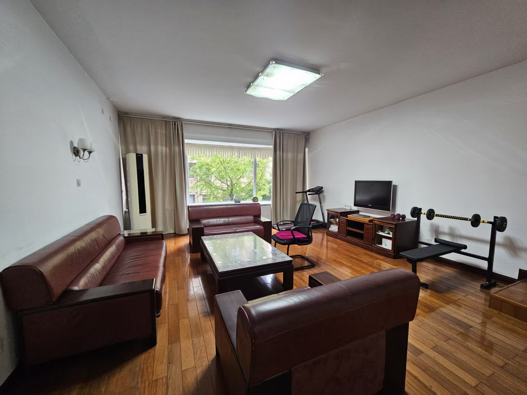 神农小区  5室2厅2卫    96.0万室内图1