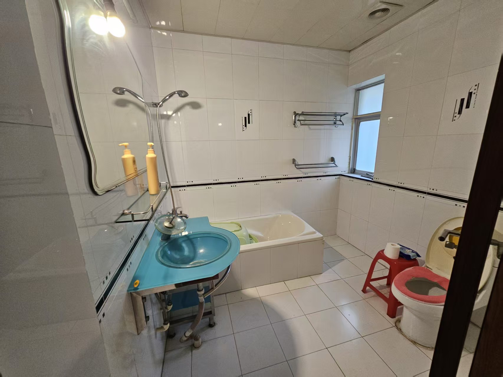 神农小区  5室2厅2卫    96.0万室内图