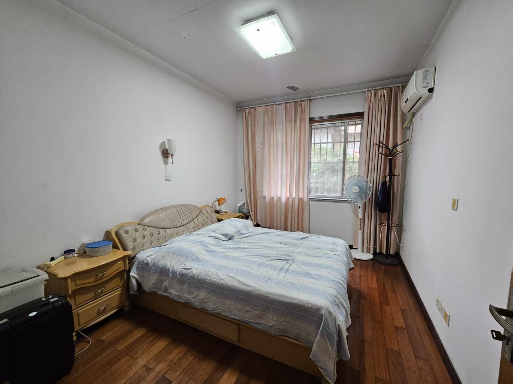 神农小区  5室2厅2卫    96.0万室内图