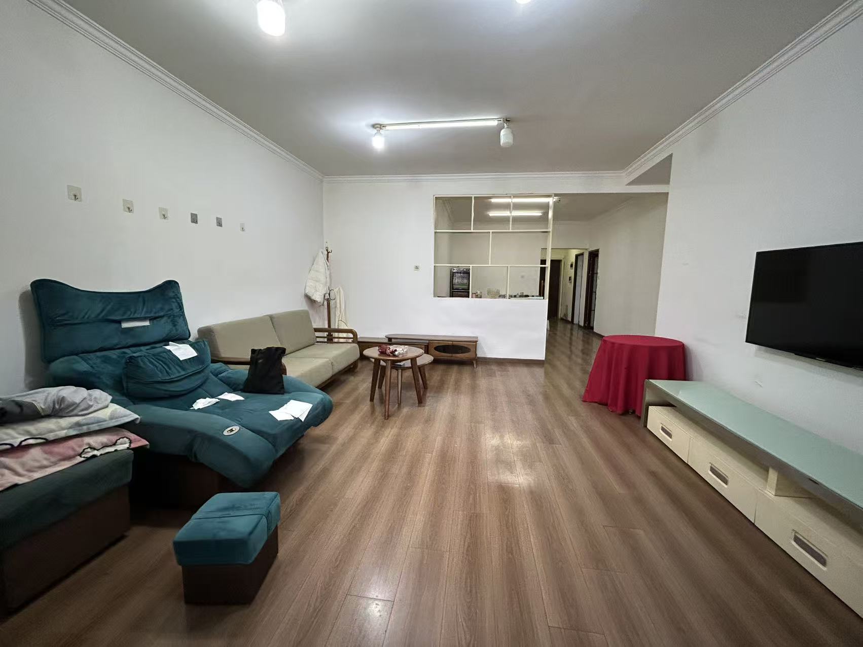 水岸春天  3室2厅2卫    65.0万