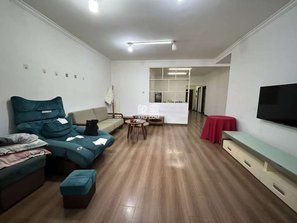 水岸春天  3室2厅2卫    65.0万