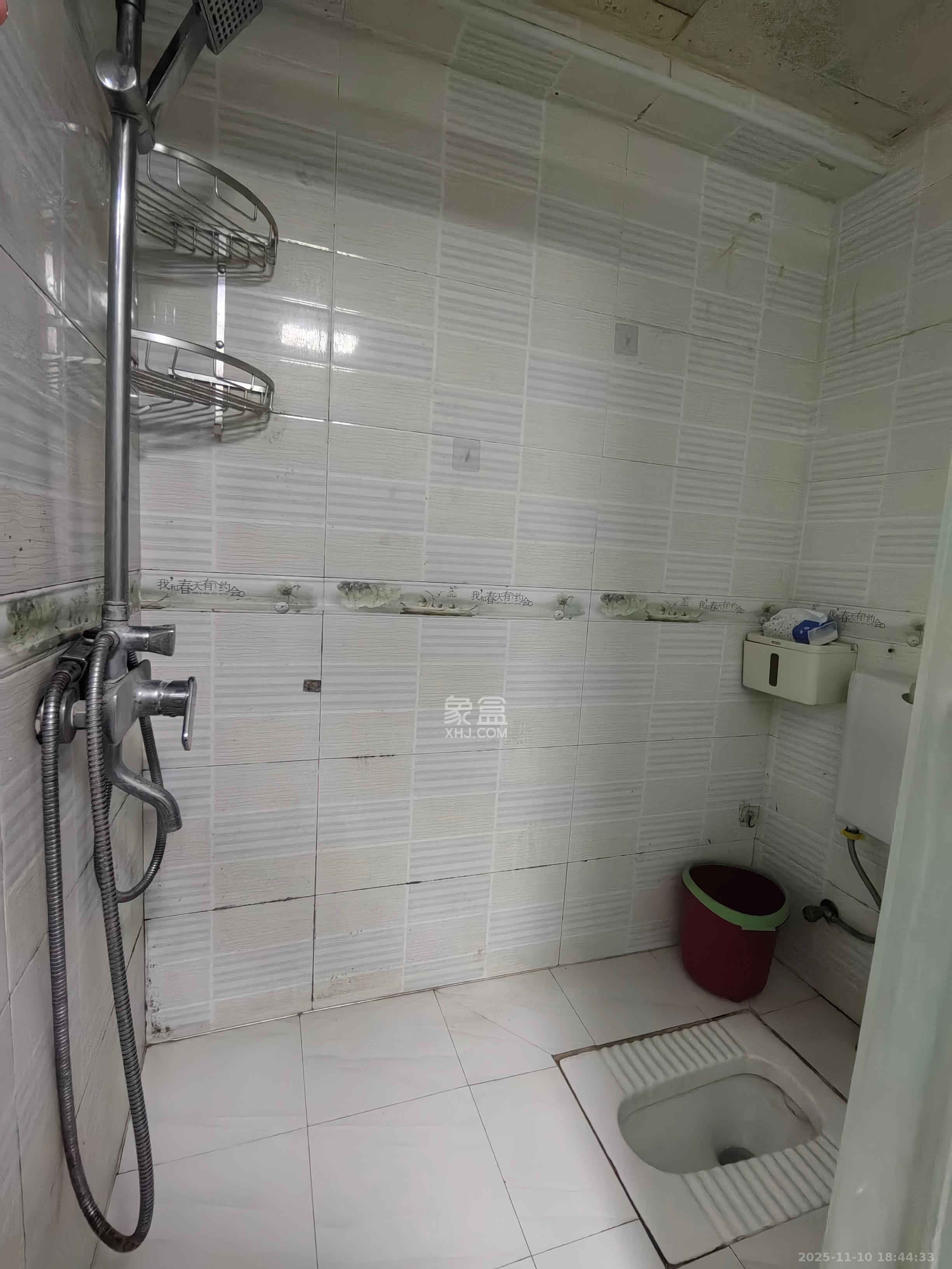 怡海星城  1室1厅1卫    1100.0元/月室内图