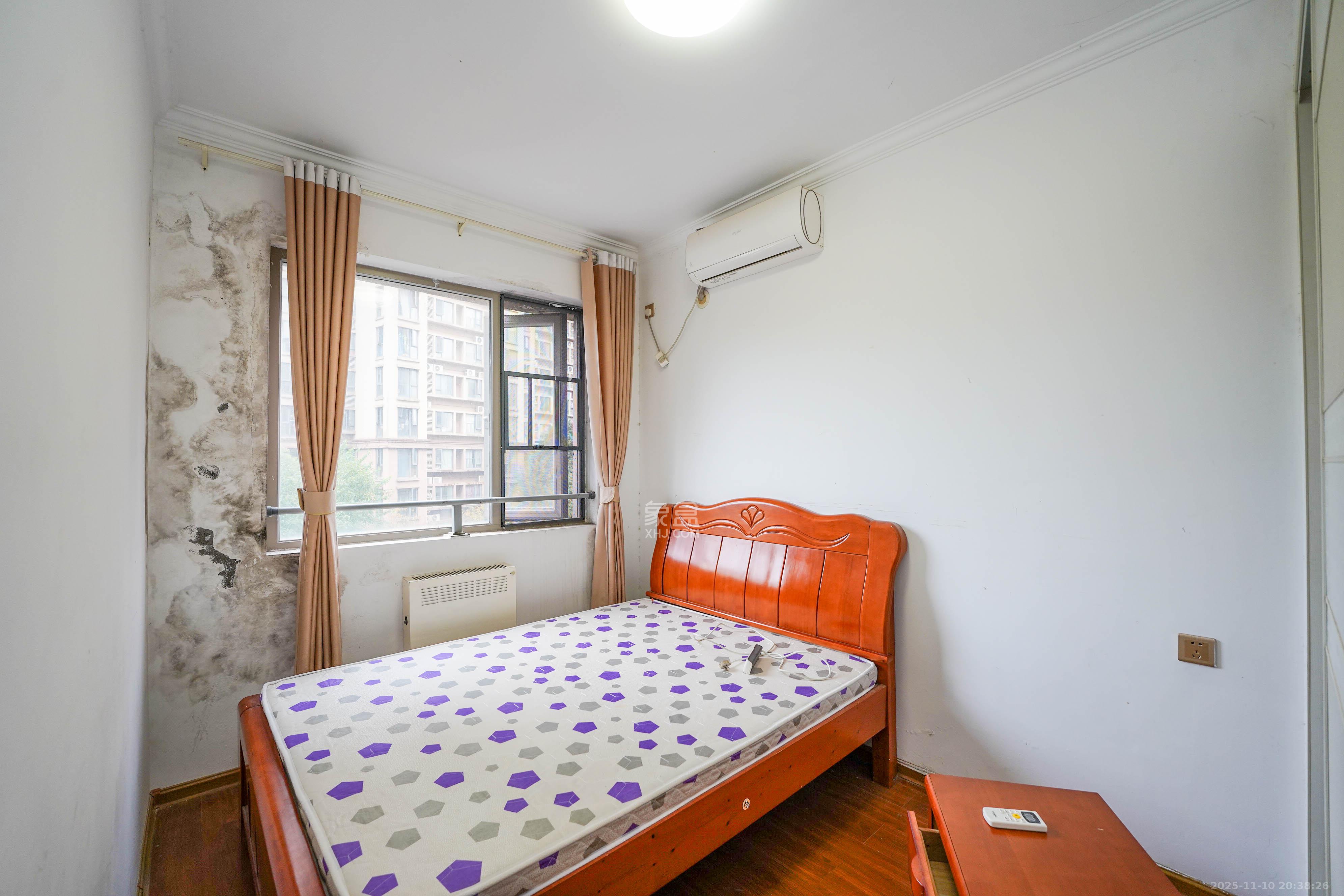 怡海星城  3室2厅1卫    49.0万卧室