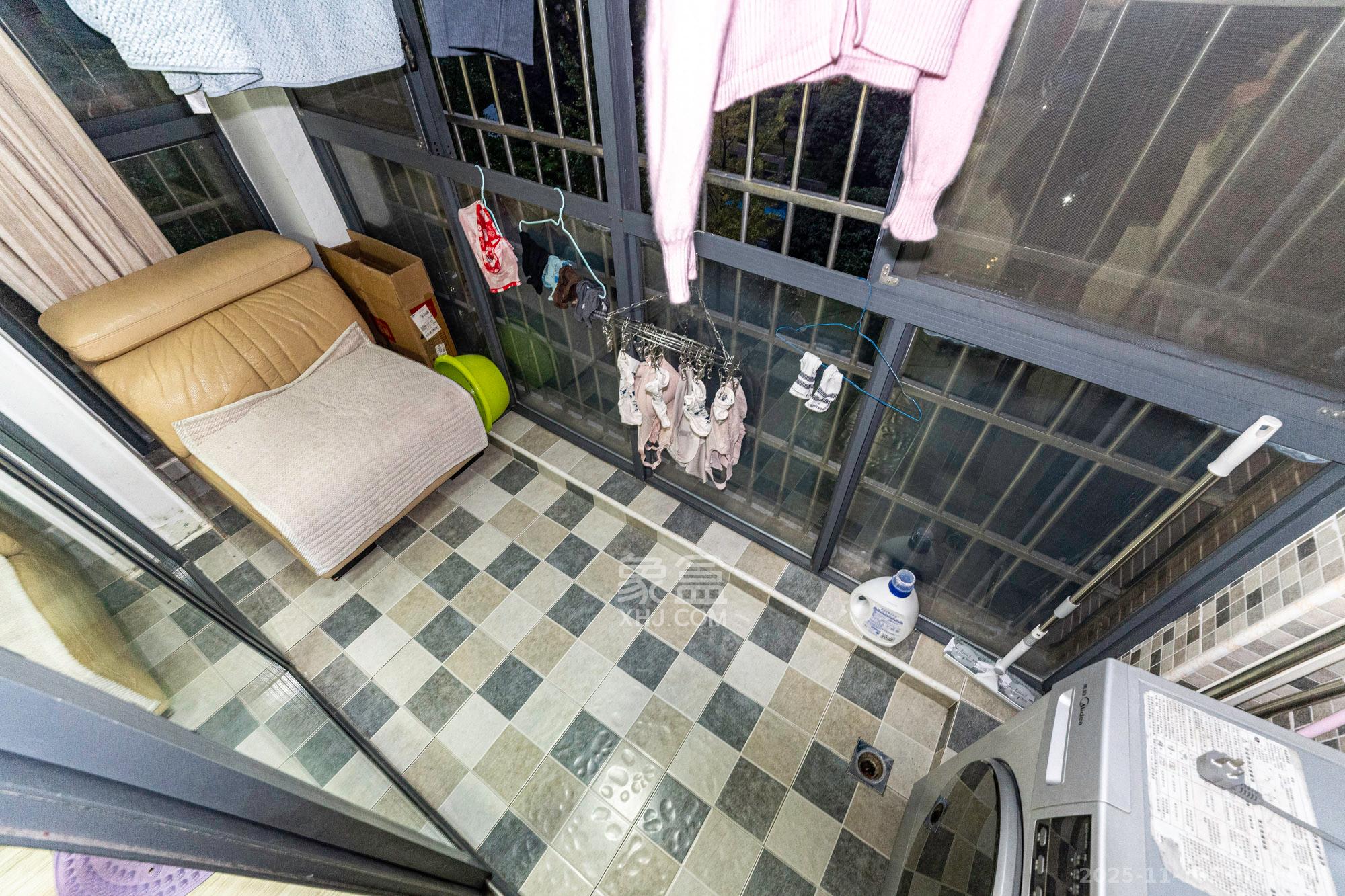 高林仕家  3室2厅2卫    68.0万阳台