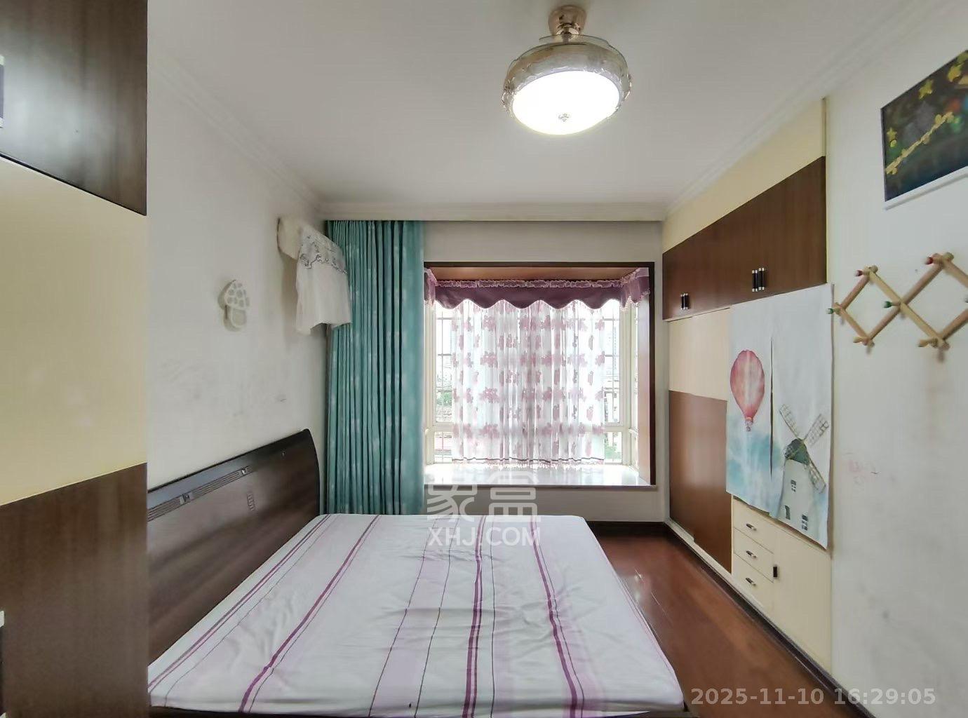 一心花苑 3室2厅2卫 3200.0元/月 一心花苑 3室2厅2卫 3200.0元/月室内图