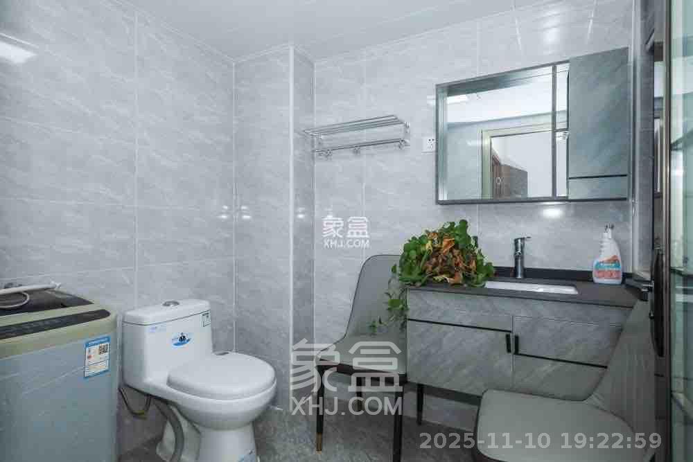 中国铁建梅溪青秀三期 5室2厅2卫 3500.0元/月 中国铁建梅溪青秀三期 5室2厅2卫 3500.0元/月室内图