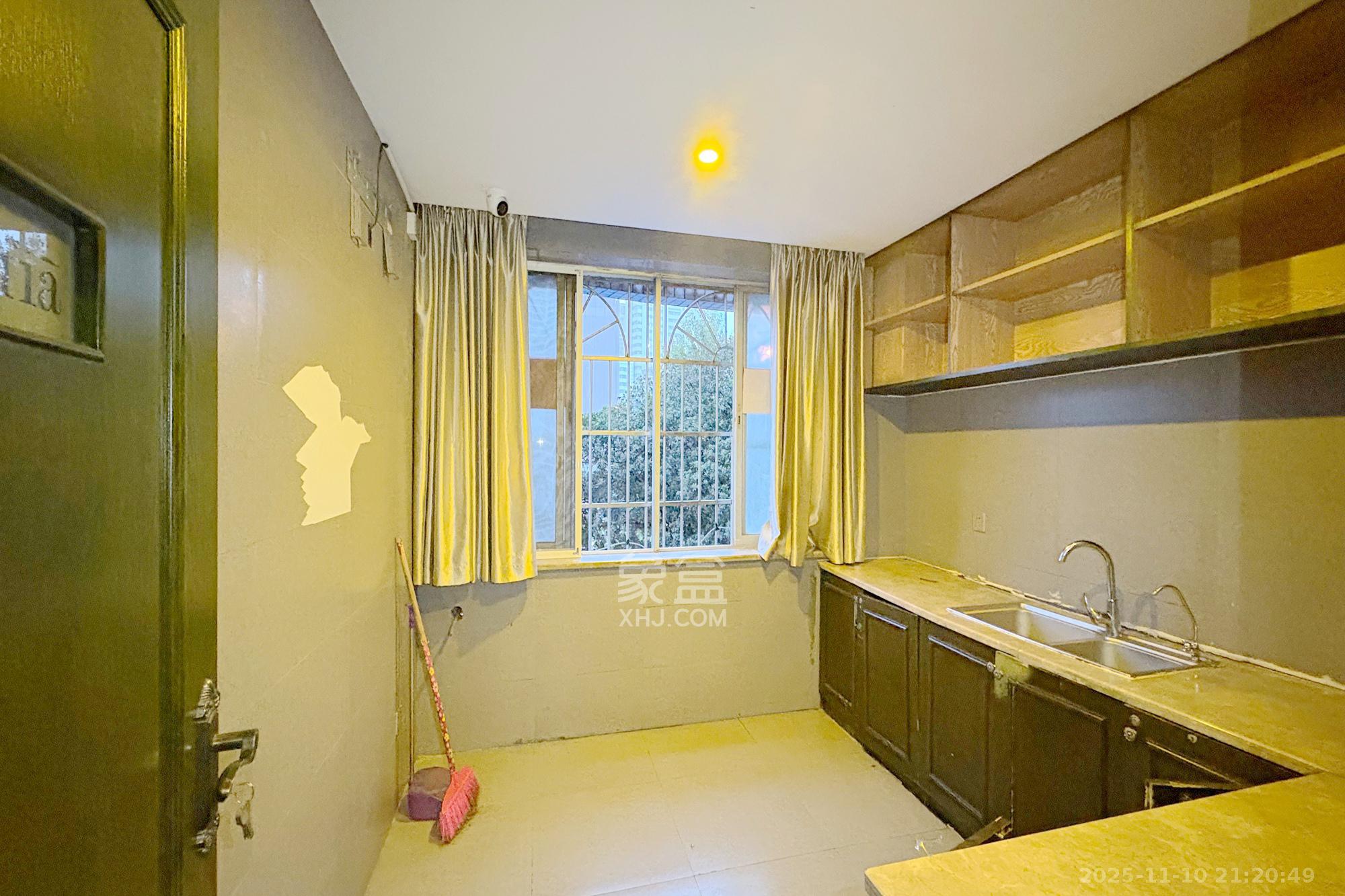 明景公寓  3室2厅1卫    97.0万厨房