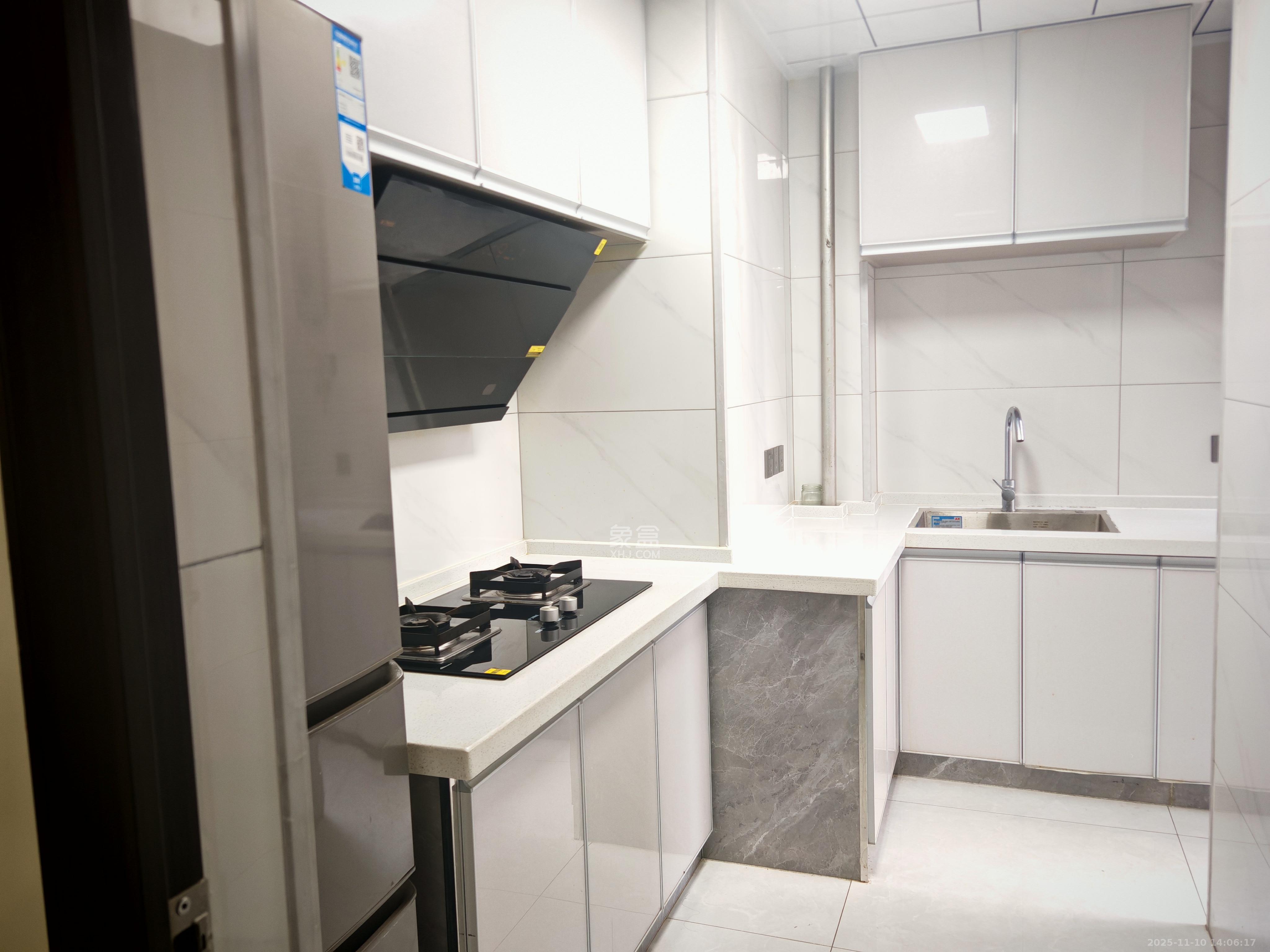 山水新城 2室2厅1卫 2100.0元/月 山水新城 2室2厅1卫 2100.0元/月室内图