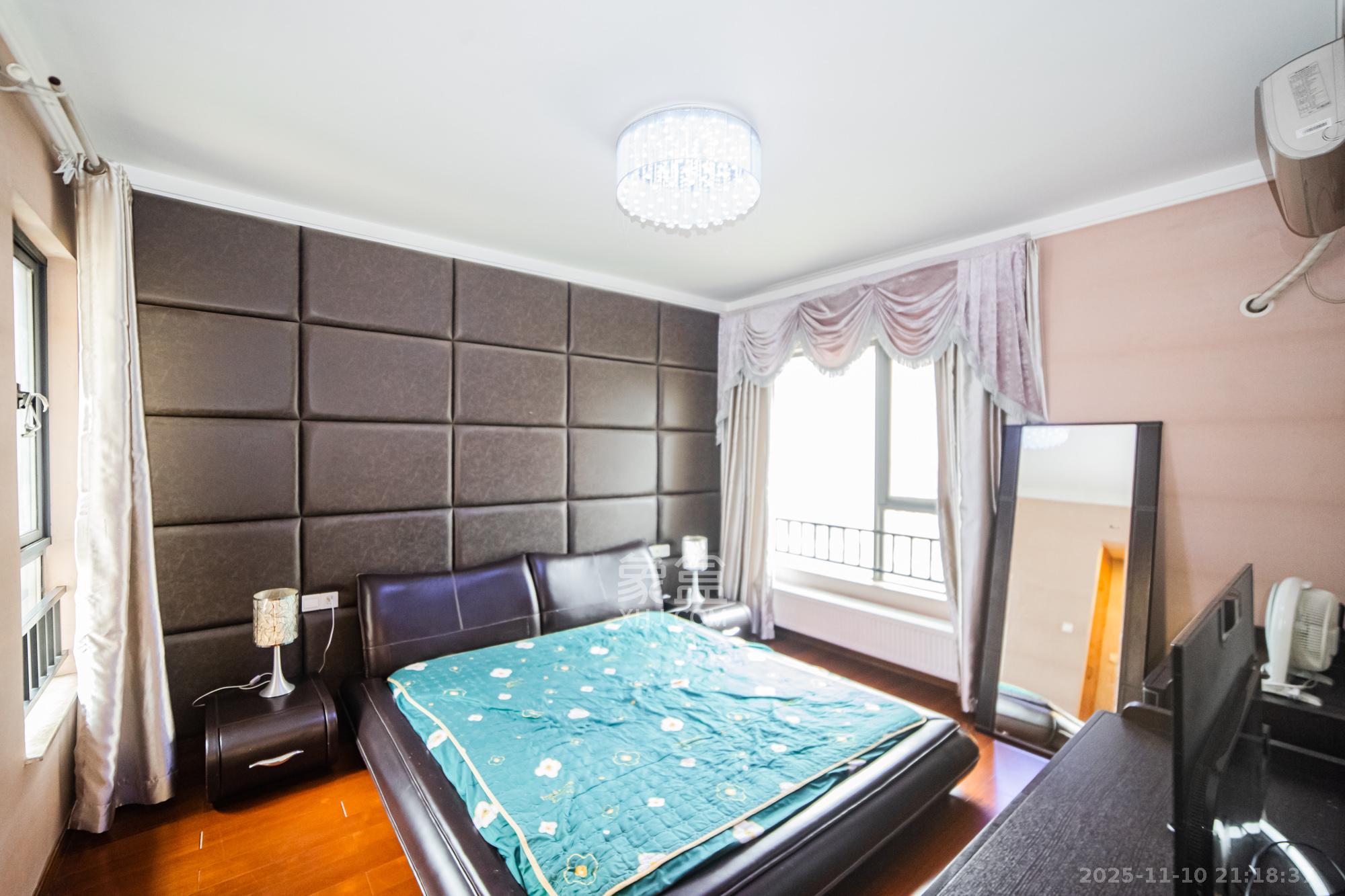 珠江郦城探香里 4室2厅2卫 118.8万 珠江郦城探香里 4室2厅2卫 118.8万卧室