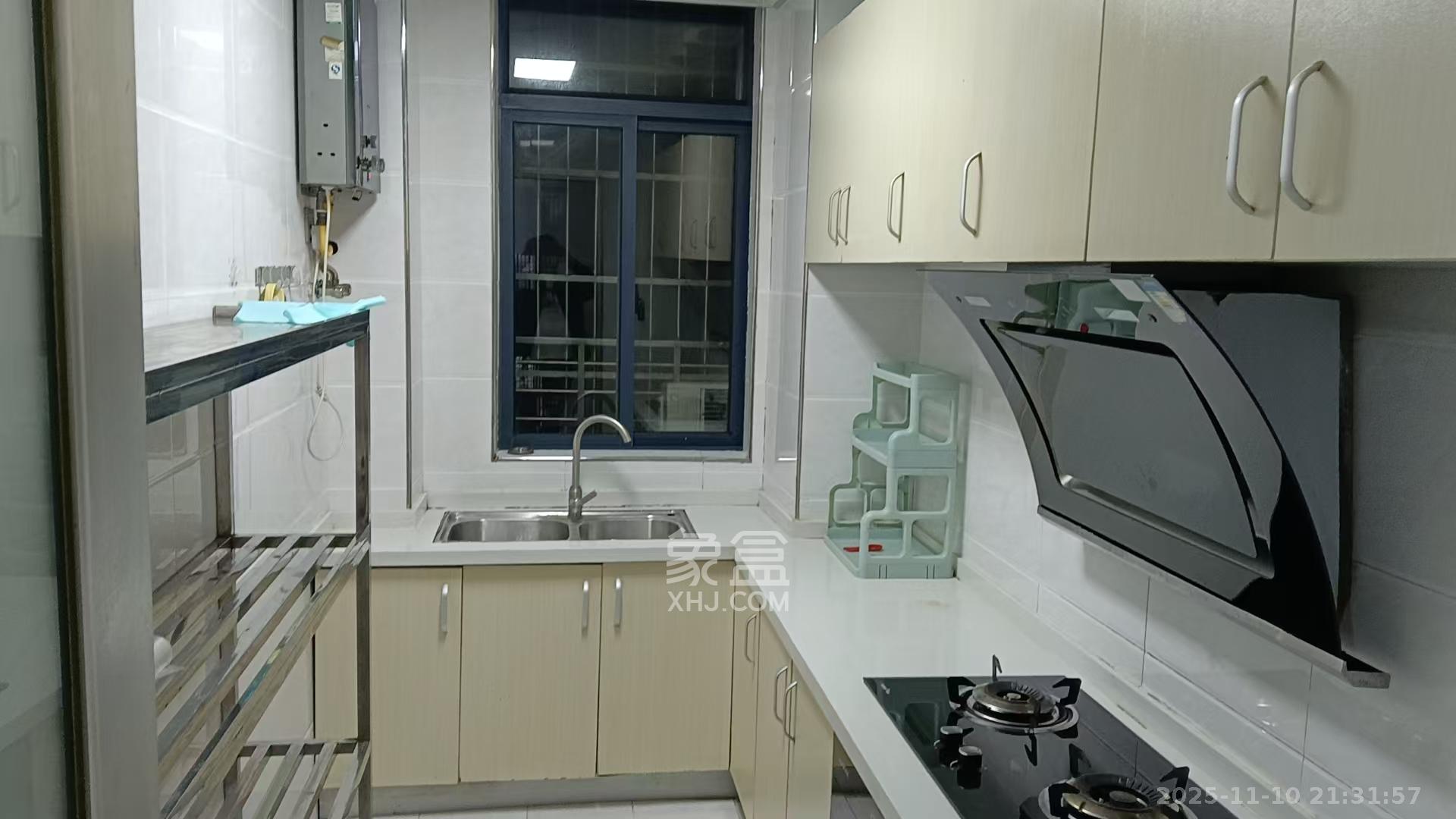 天悦嘉园 3室2厅1卫 2500.0元/月 天悦嘉园 3室2厅1卫 2500.0元/月室内图