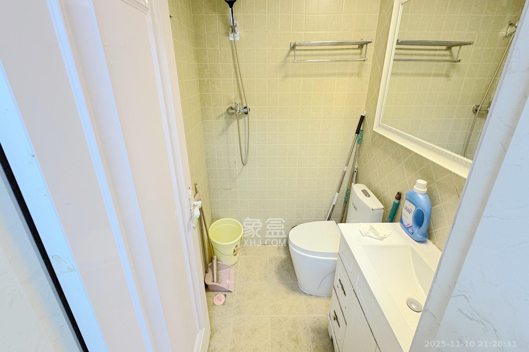 东宸19公馆  1室1厅1卫    45.0万卫生间