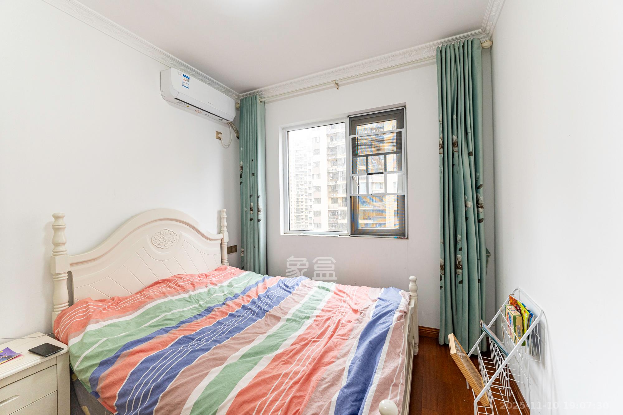 保利香槟国际 4室2厅2卫 103.0万 保利香槟国际 4室2厅2卫 103.0万卧室