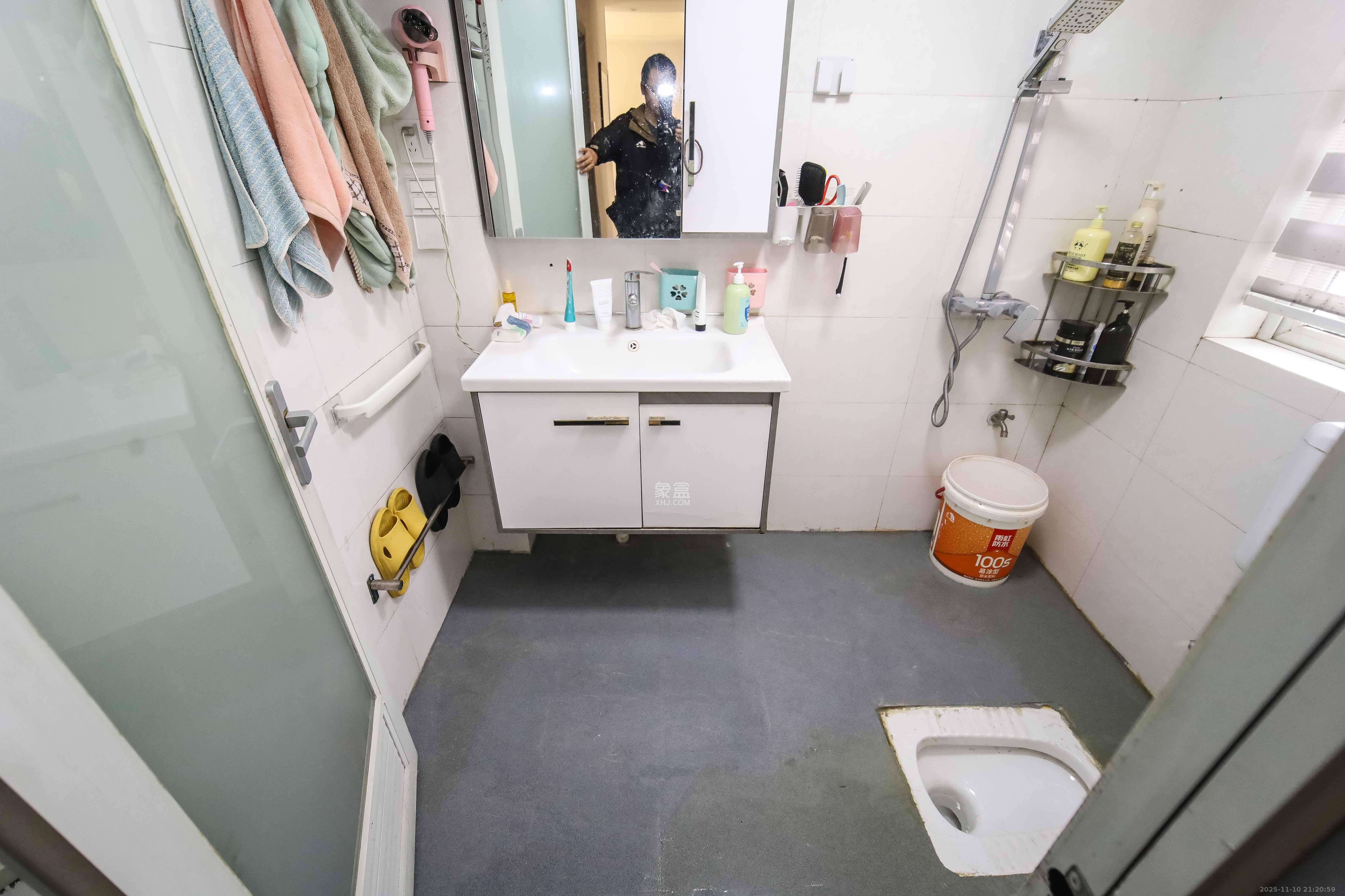 一品东庭  3室2厅2卫    110.0万卫生间