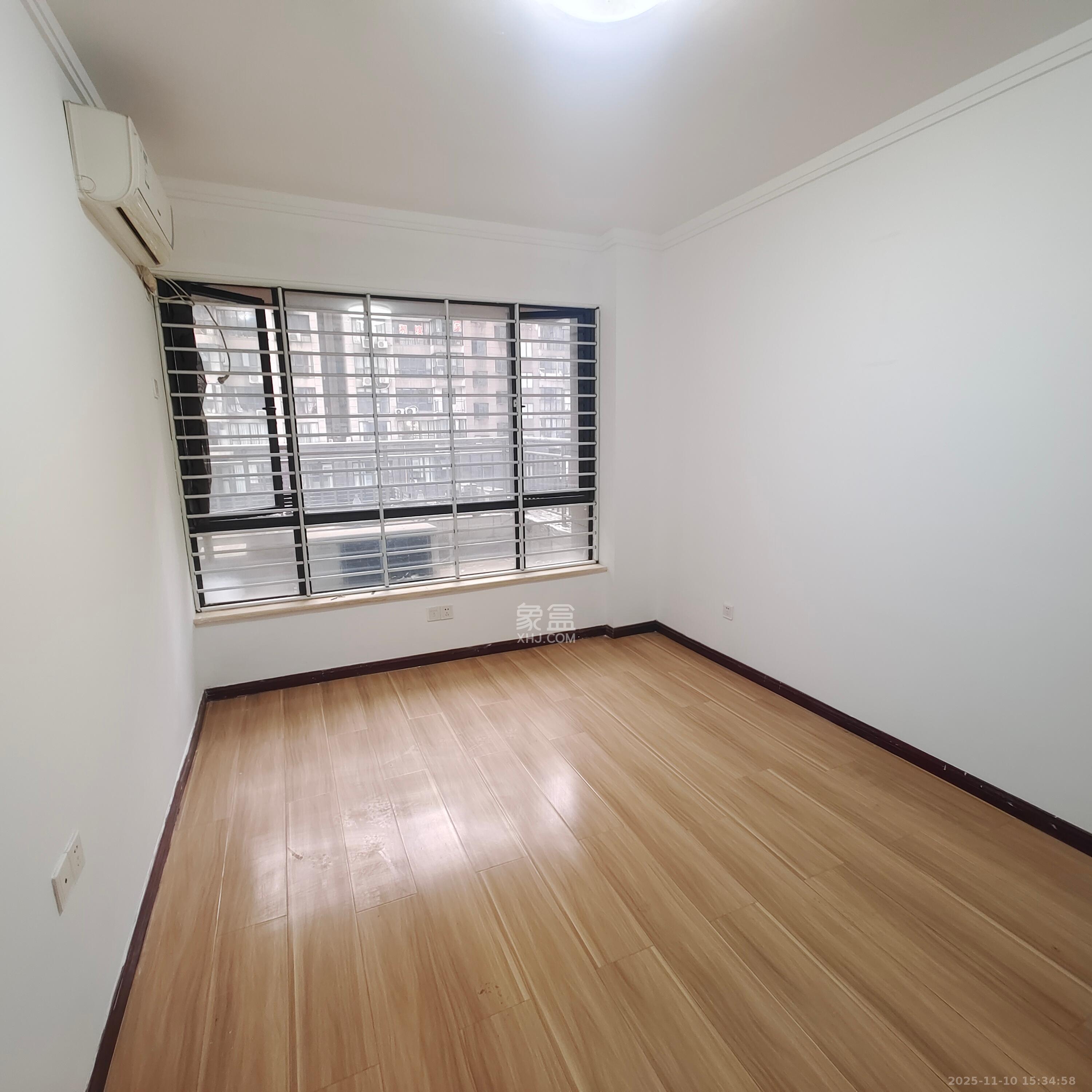 湘腾城市广场  3室2厅2卫    3200.0元/月室内图