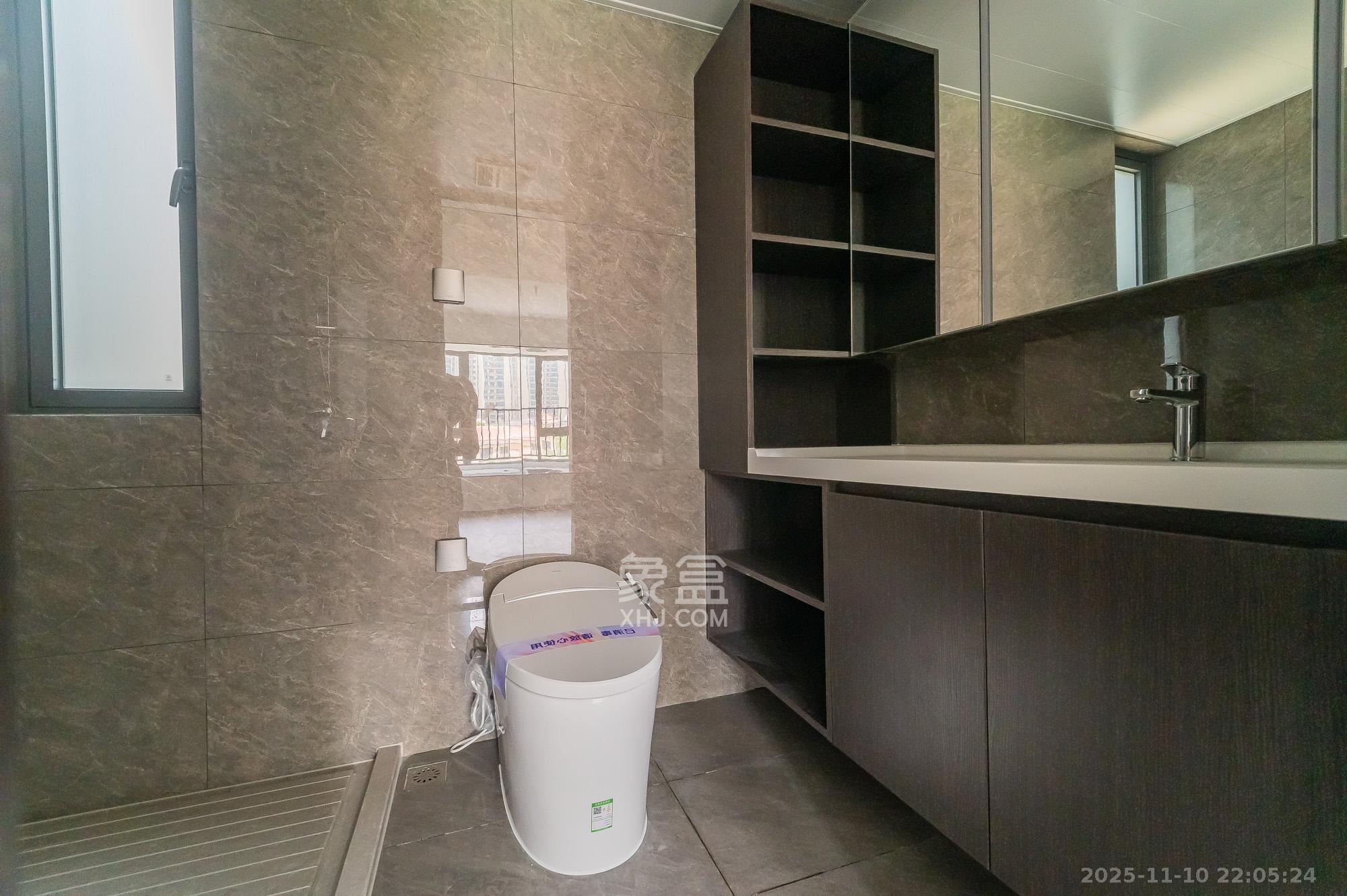 万科松湖天地  4室2厅2卫    168.0万其他