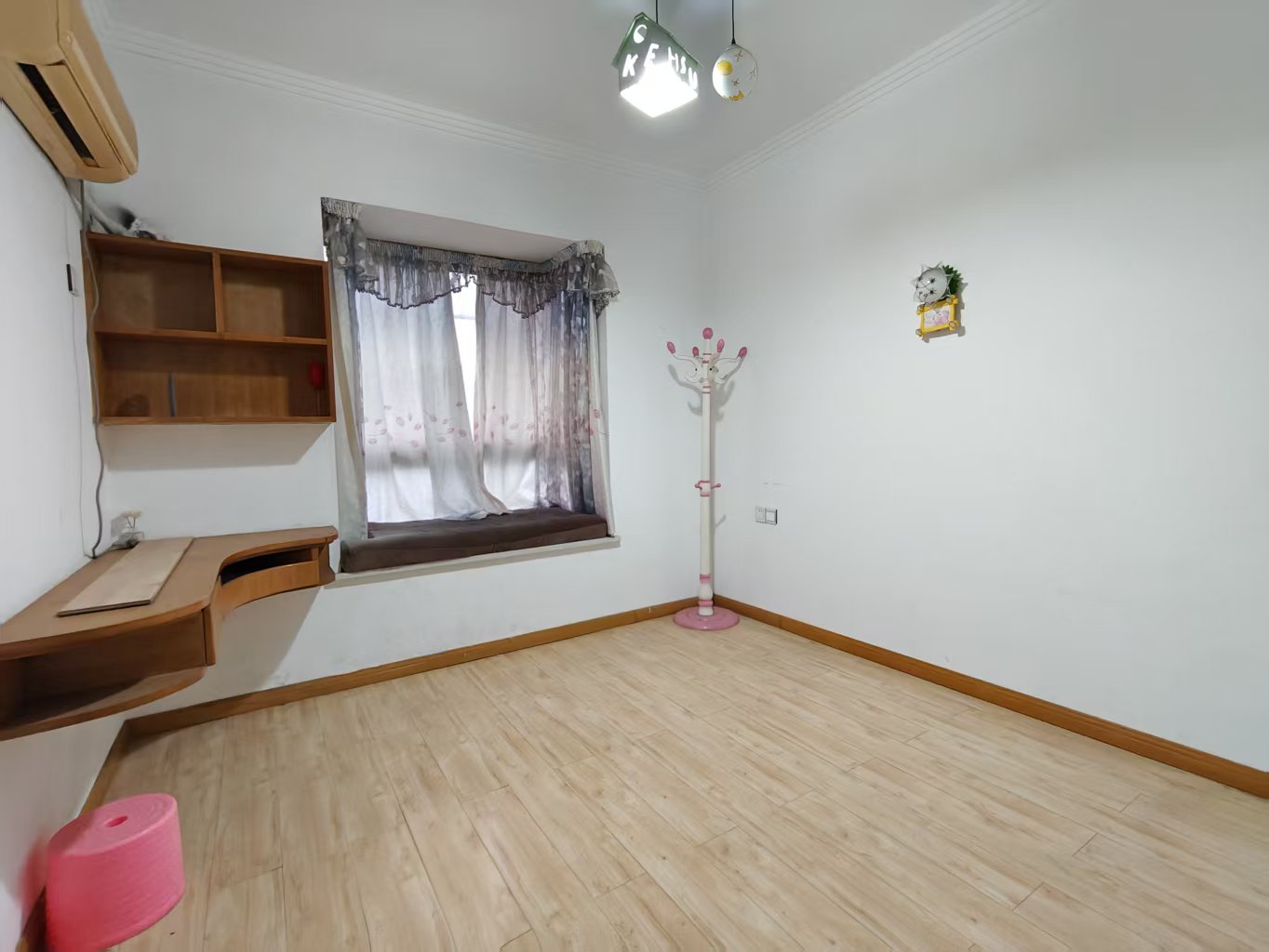 质量检测专家楼 4室2厅2卫 1700.0元/月 质量检测专家楼 4室2厅2卫 1700.0元/月室内图