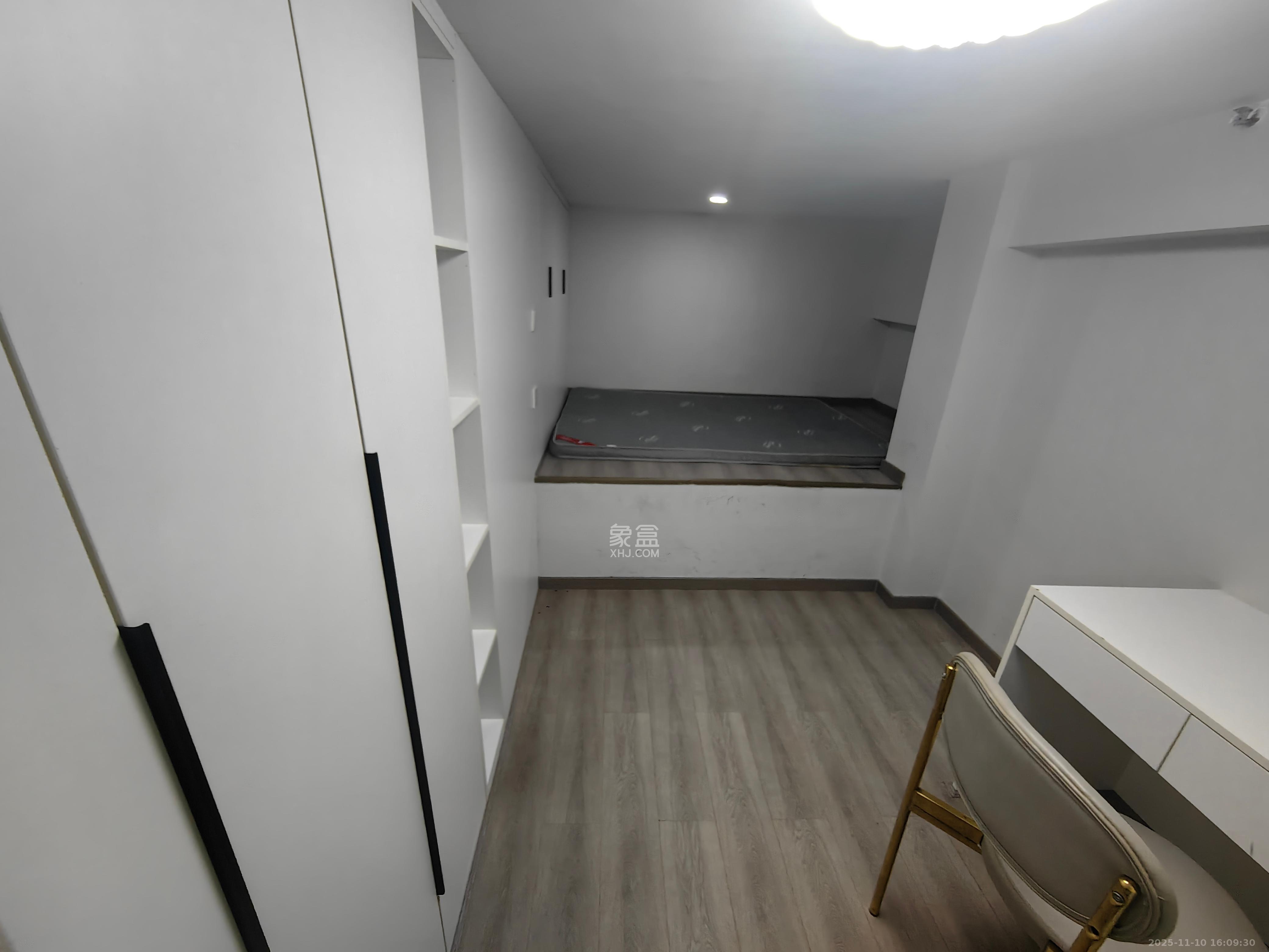 福晟翡翠湾  2室1厅1卫    2000.0元/月室内图