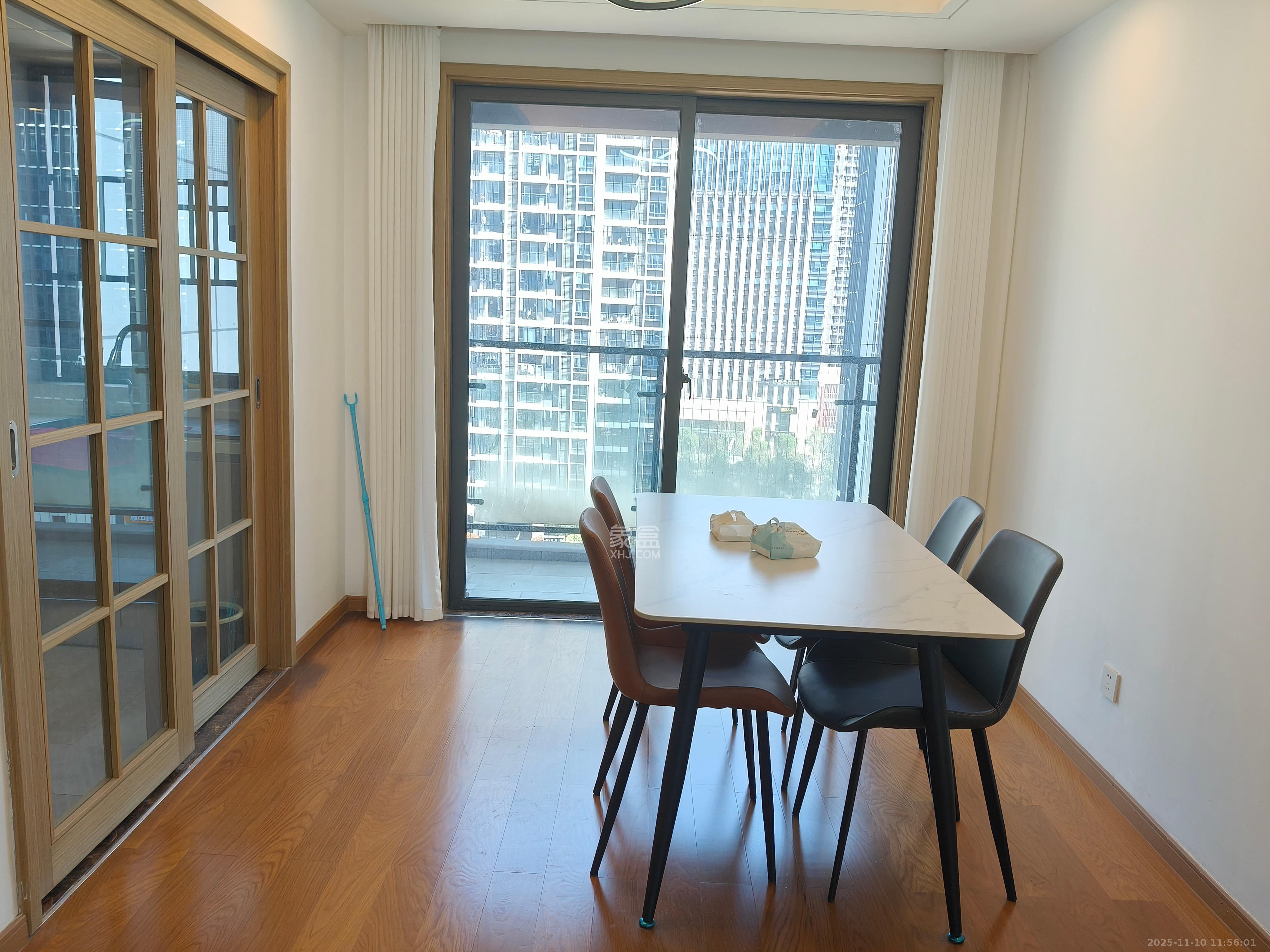 清控湖山雅居北区  4室2厅2卫    3000.0元/月室内图