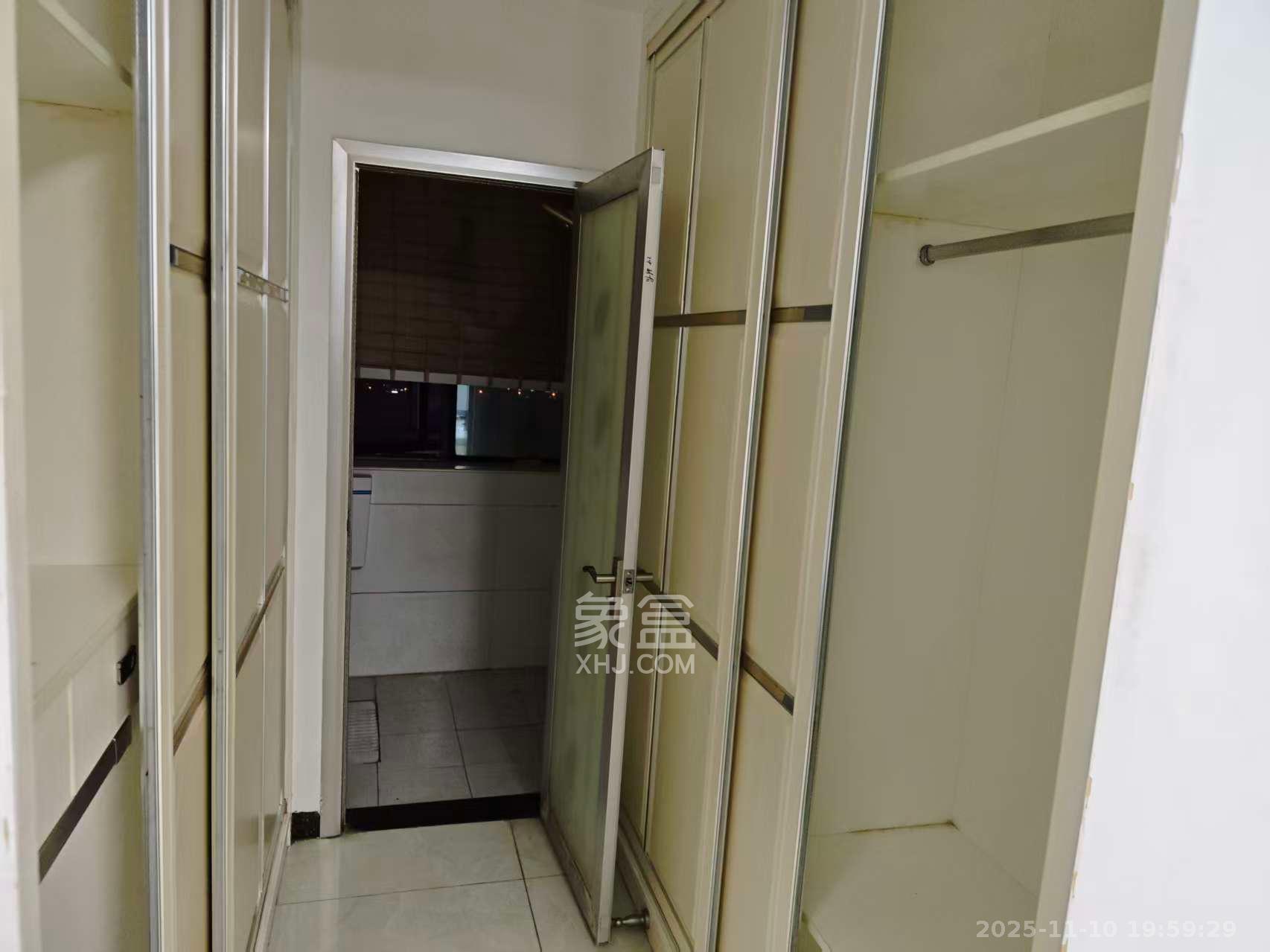 天元涉外景园B区  3室2厅1卫    2700.0元/月室内图