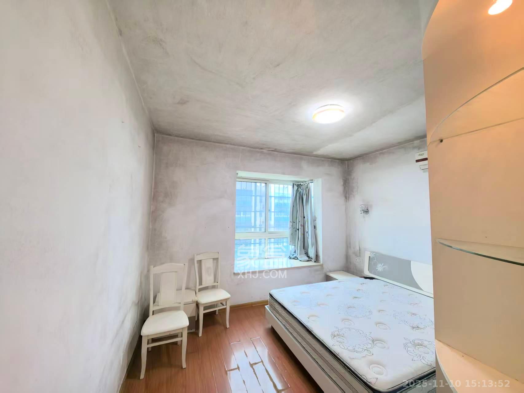 麓谷加州阳光 3室2厅1卫 2300.0元/月 麓谷加州阳光 3室2厅1卫 2300.0元/月室内图