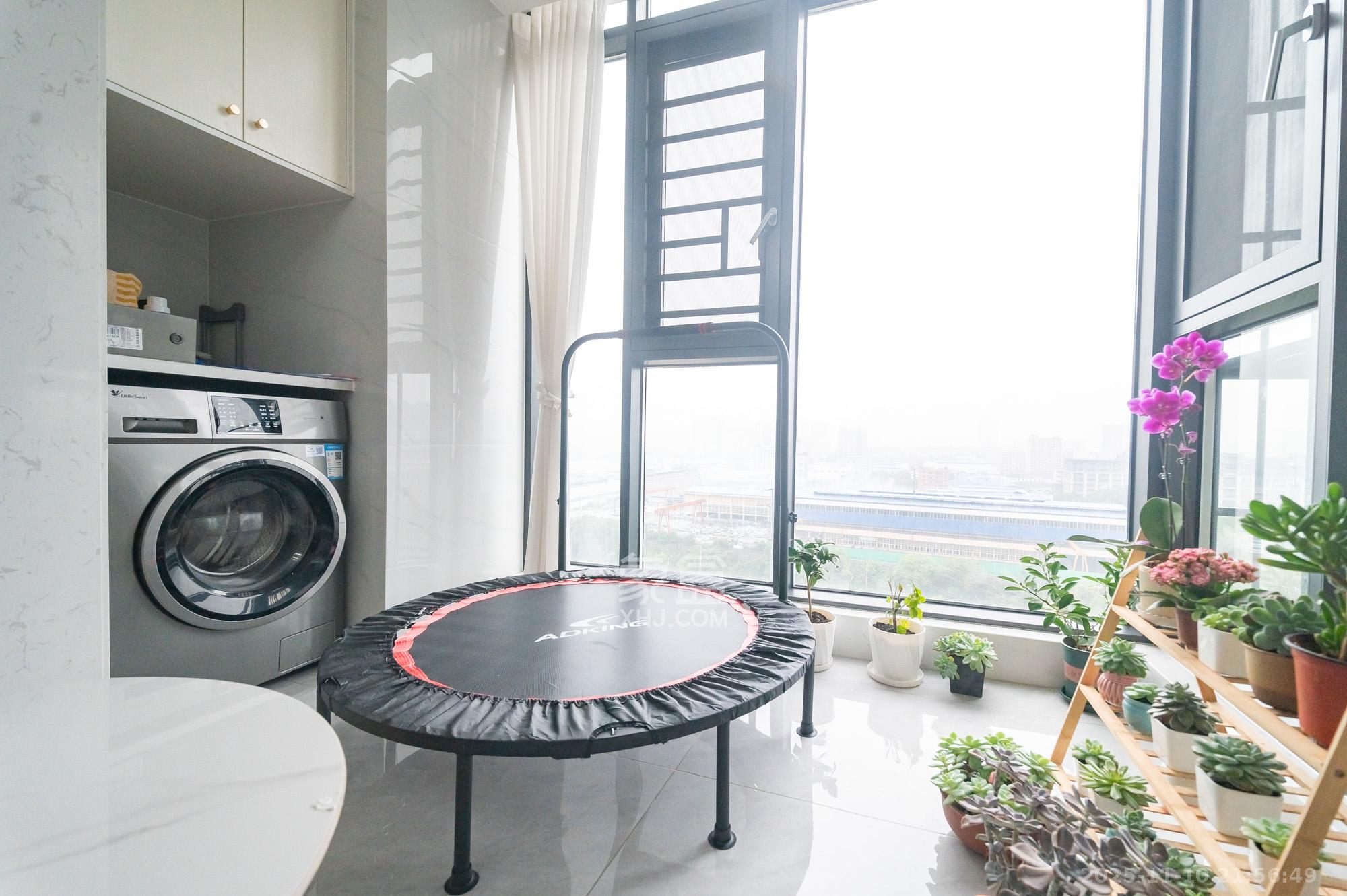 金辉优步星樾  3室2厅2卫    75.0万阳台